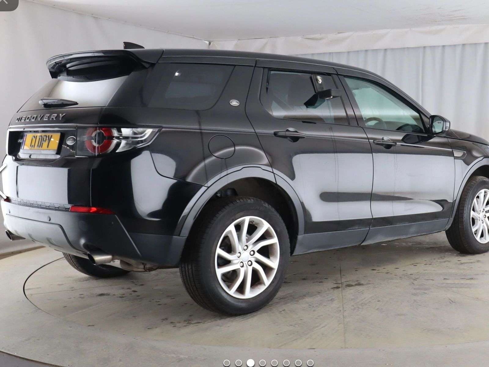A 2016 LAND ROVER DISCOVERY SPORT 2.0 TD4 SE SUV 5dr Diesel Auto 4WD Euro 6 (s/s) (180 ps) A 2016 LAND ROVER DISCOVERY SPORT 2.0 TD4 SE SUV 5dr Diesel Auto 4WD Euro 6 (s/s) (180 ps)