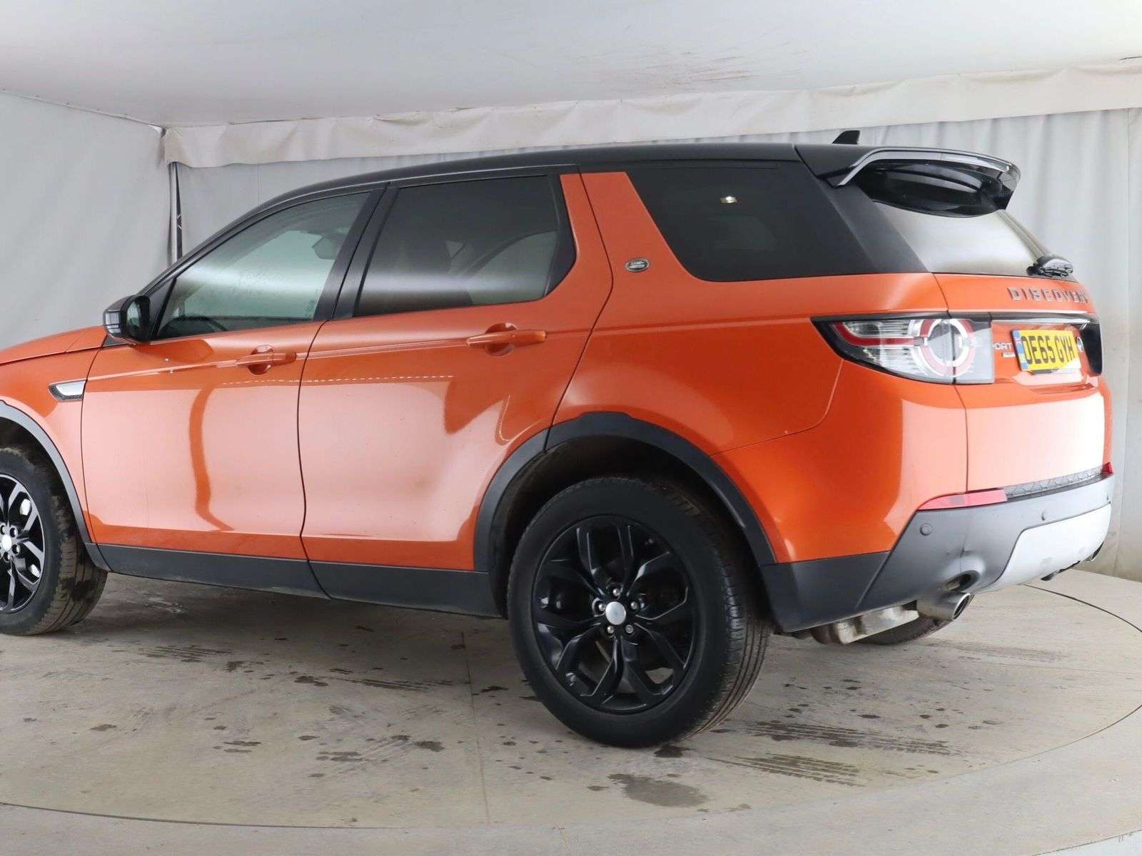 A 2015 LAND ROVER DISCOVERY SPORT 2.0 TD4 HSE SUV 5dr Diesel Auto 4WD Euro 6 (s/s) (180 ps) A 2015 LAND ROVER DISCOVERY SPORT 2.0 TD4 HSE SUV 5dr Diesel Auto 4WD Euro 6 (s/s) (180 ps)