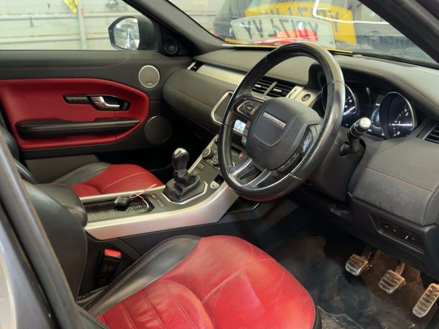 A 2017 LAND ROVER RANGE ROVER EVOQUE 2.0 TD4 HSE Dynamic SUV 5dr Diesel Manual 4WD Euro 6 (s/s) (180 ps) A 2017 LAND ROVER RANGE ROVER EVOQUE 2.0 TD4 HSE Dynamic SUV 5dr Diesel Manual 4WD Euro 6 (s/s) (180 ps)