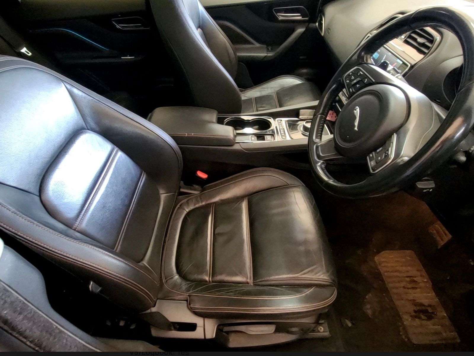 A 2016 JAGUAR F-PACE 2.0 D180 Prestige SUV 5dr Diesel Auto AWD Euro 6 (s/s) (180 ps) A 2016 JAGUAR F-PACE 2.0 D180 Prestige SUV 5dr Diesel Auto AWD Euro 6 (s/s) (180 ps)