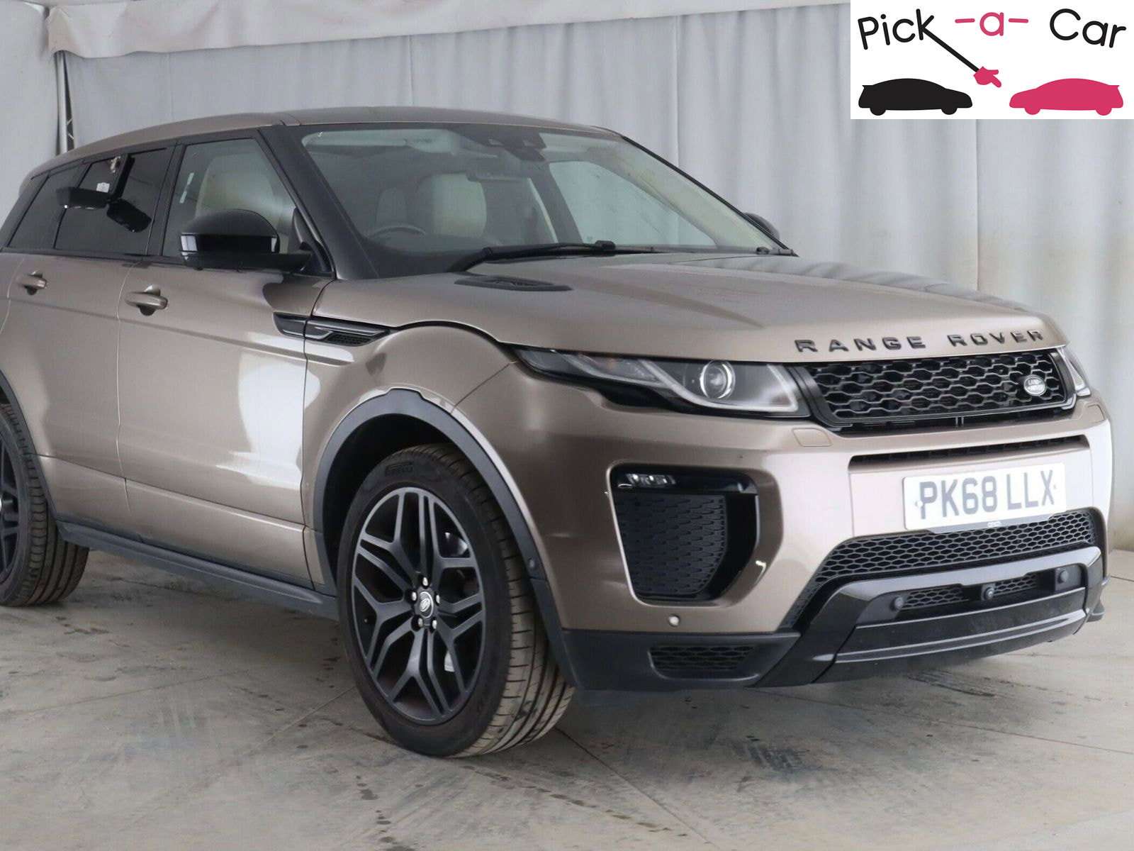 A 2018 LAND ROVER RANGE ROVER EVOQUE 2.0 TD4 HSE Dynamic SUV 5dr Diesel Auto 4WD Euro 6 (s/s) (180 ps) A 2018 LAND ROVER RANGE ROVER EVOQUE 2.0 TD4 HSE Dynamic SUV 5dr Diesel Auto 4WD Euro 6 (s/s) (180 ps)
