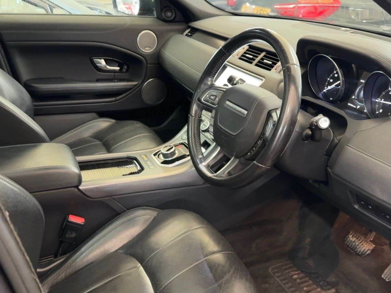 A 2018 LAND ROVER RANGE ROVER EVOQUE 2.0 TD4 Landmark SUV 5dr Diesel Auto 4WD Euro 6 (s/s) (180 ps) A 2018 LAND ROVER RANGE ROVER EVOQUE 2.0 TD4 Landmark SUV 5dr Diesel Auto 4WD Euro 6 (s/s) (180 ps)