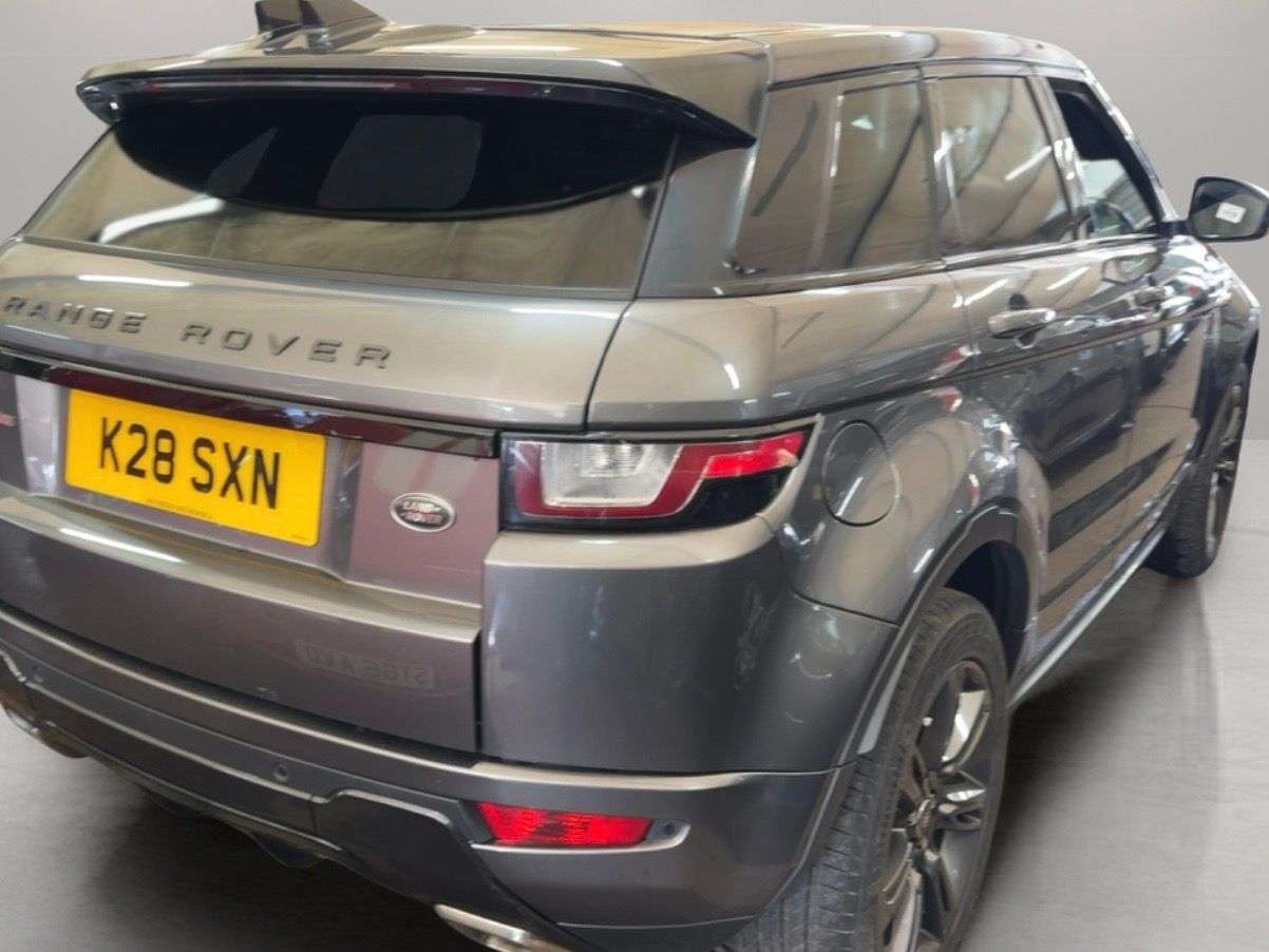 A 2018 LAND ROVER RANGE ROVER EVOQUE 2.0 TD4 Landmark SUV 5dr Diesel Auto 4WD Euro 6 (s/s) (180 ps) A 2018 LAND ROVER RANGE ROVER EVOQUE 2.0 TD4 Landmark SUV 5dr Diesel Auto 4WD Euro 6 (s/s) (180 ps)