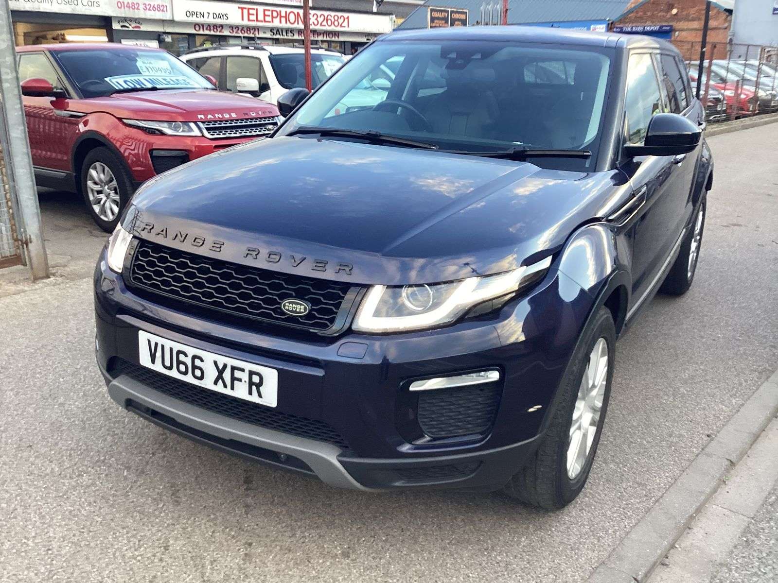 A 2016 LAND ROVER RANGE ROVER EVOQUE 2.0 TD4 SE Tech SUV 5dr Diesel Manual 4WD Euro 6 (s/s) (180 ps) A 2016 LAND ROVER RANGE ROVER EVOQUE 2.0 TD4 SE Tech SUV 5dr Diesel Manual 4WD Euro 6 (s/s) (180 ps)