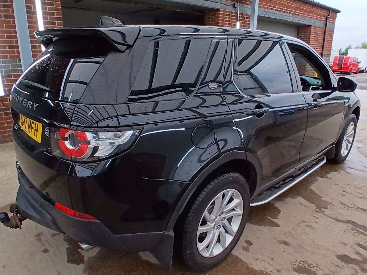 A 2017 LAND ROVER DISCOVERY SPORT 2.0 TD4 SE Tech SUV 5dr Diesel Auto 4WD Euro 6 (s/s) (180 ps) A 2017 LAND ROVER DISCOVERY SPORT 2.0 TD4 SE Tech SUV 5dr Diesel Auto 4WD Euro 6 (s/s) (180 ps)