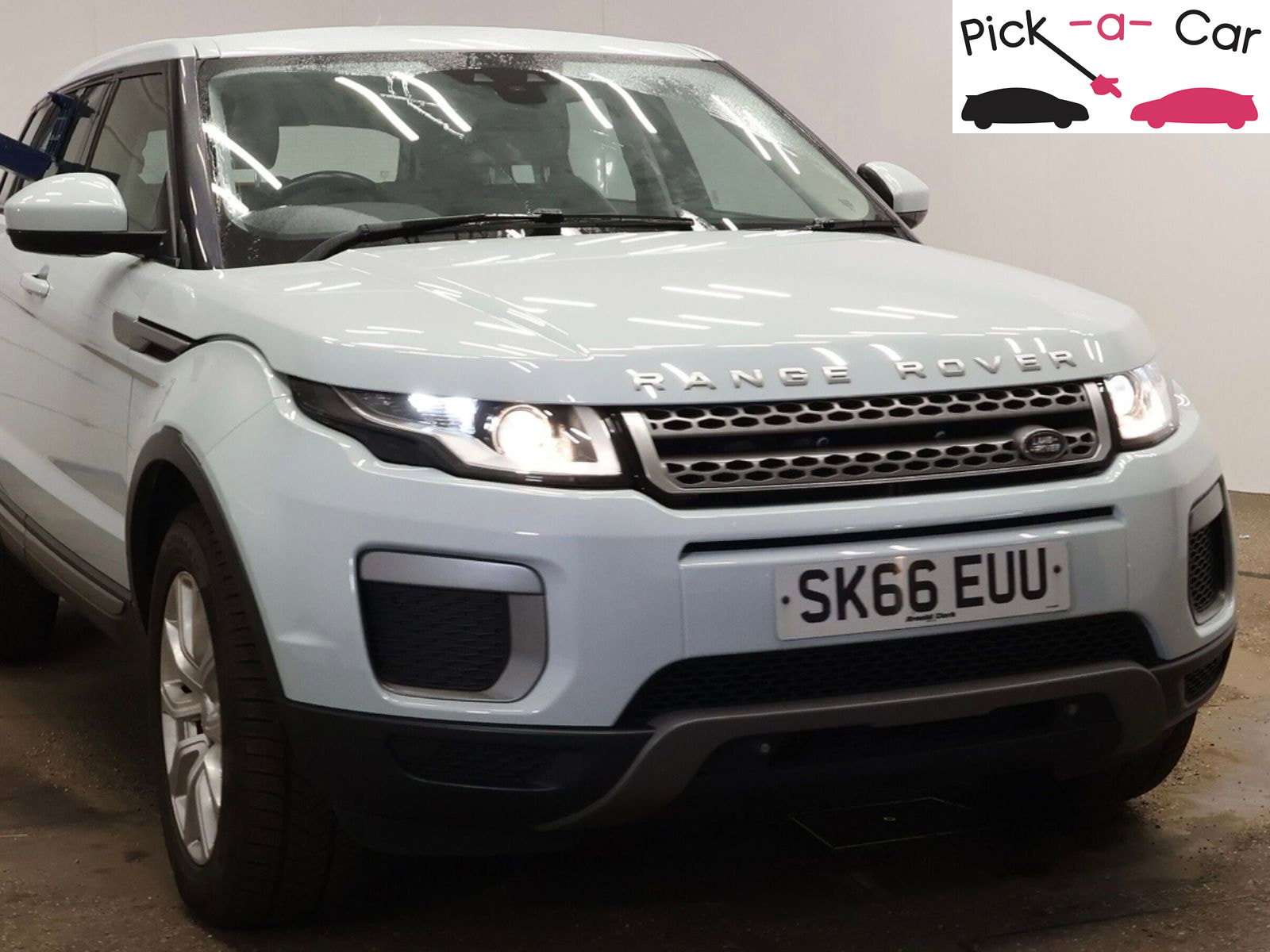 A 2016 LAND ROVER RANGE ROVER EVOQUE 2.0 TD4 SE SUV 5dr Diesel Manual 4WD Euro 6 (s/s) (180 ps) A 2016 LAND ROVER RANGE ROVER EVOQUE 2.0 TD4 SE SUV 5dr Diesel Manual 4WD Euro 6 (s/s) (180 ps)