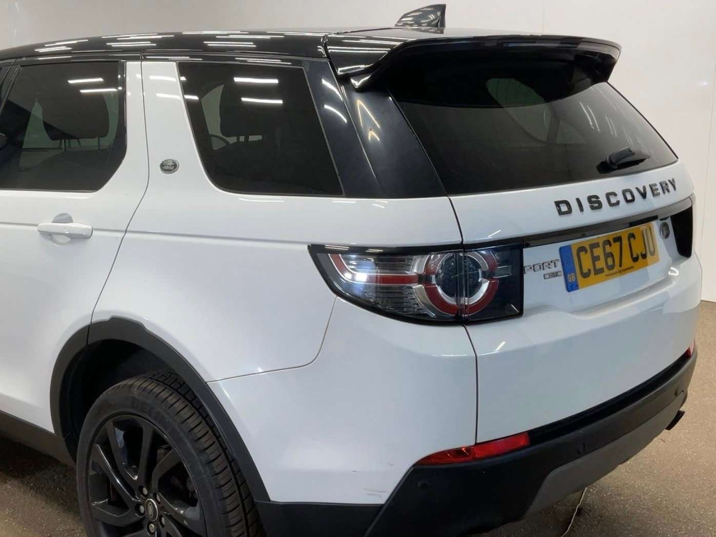 A 2017 LAND ROVER DISCOVERY SPORT 2.0 TD4 HSE Black SUV 5dr Diesel Auto 4WD Euro 6 (s/s) (180 ps) A 2017 LAND ROVER DISCOVERY SPORT 2.0 TD4 HSE Black SUV 5dr Diesel Auto 4WD Euro 6 (s/s) (180 ps)