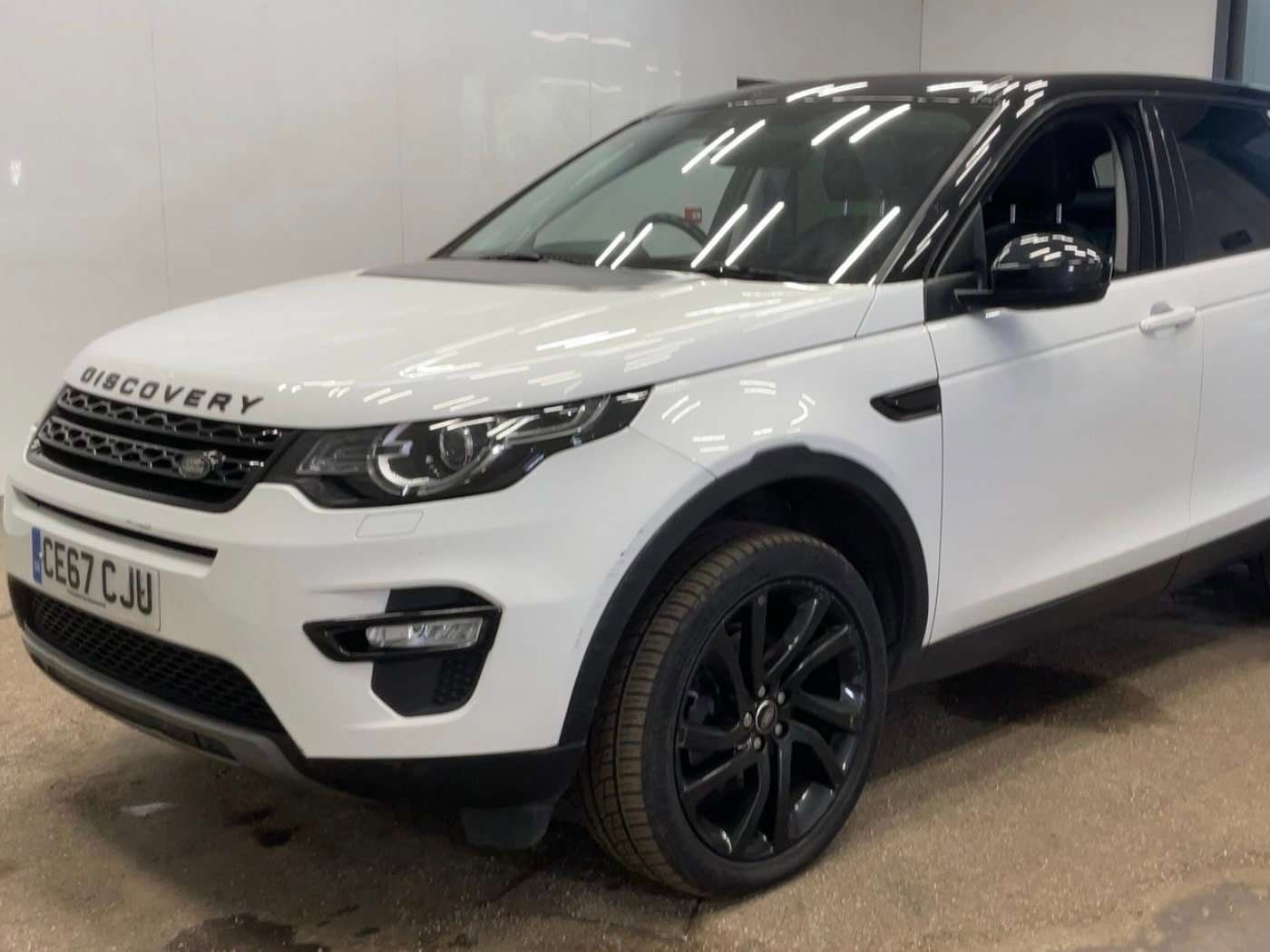 A 2017 LAND ROVER DISCOVERY SPORT 2.0 TD4 HSE Black SUV 5dr Diesel Auto 4WD Euro 6 (s/s) (180 ps) A 2017 LAND ROVER DISCOVERY SPORT 2.0 TD4 HSE Black SUV 5dr Diesel Auto 4WD Euro 6 (s/s) (180 ps)