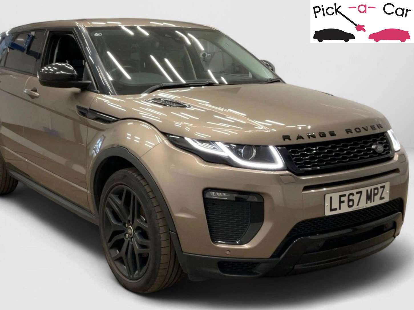 A 2017 LAND ROVER RANGE ROVER EVOQUE 2.0 TD4 HSE Dynamic SUV 5dr Diesel Auto 4WD Euro 6 (s/s) (180 ps) A 2017 LAND ROVER RANGE ROVER EVOQUE 2.0 TD4 HSE Dynamic SUV 5dr Diesel Auto 4WD Euro 6 (s/s) (180 ps)