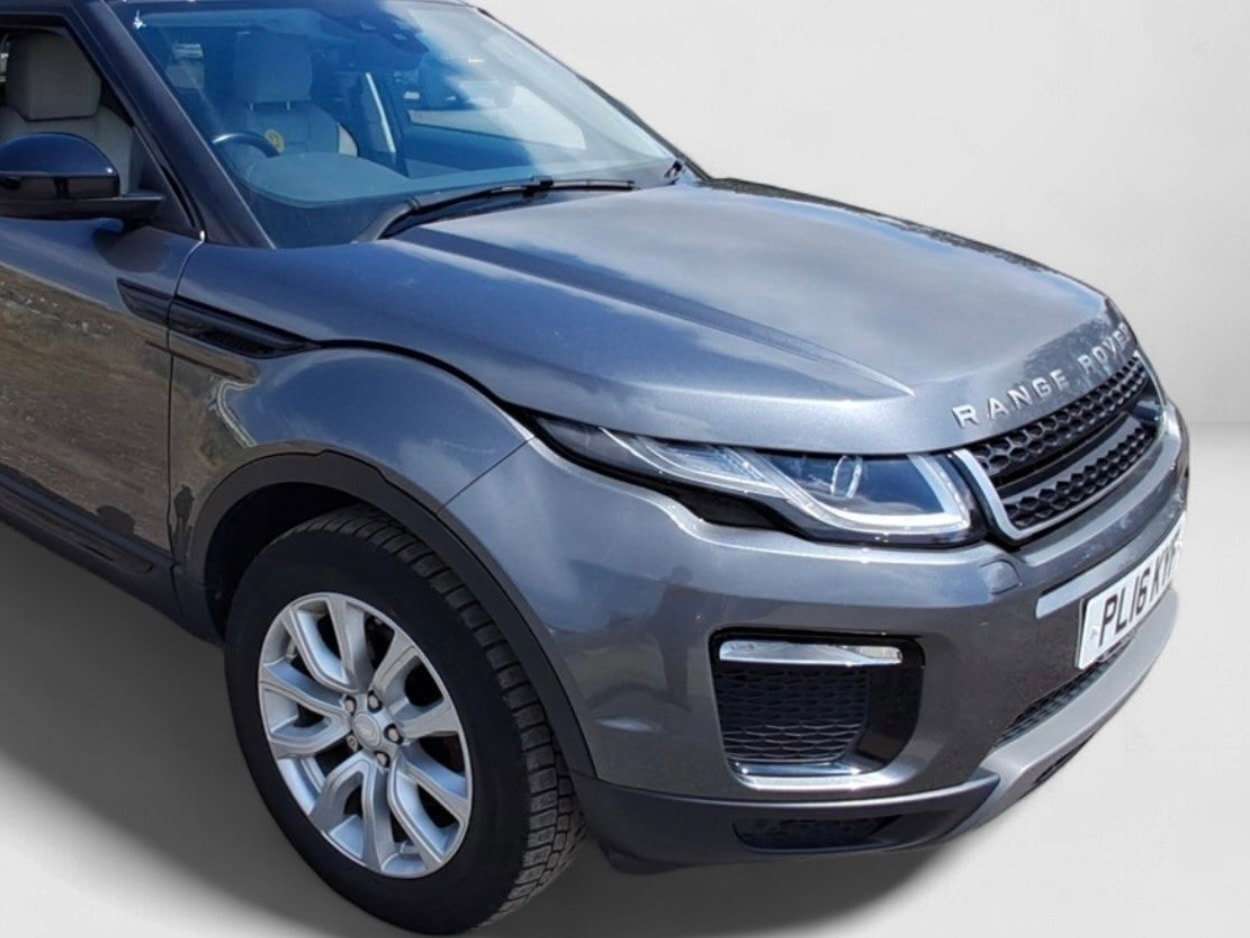 A 2016 LAND ROVER RANGE ROVER EVOQUE 2.0 TD4 SE Tech SUV 5dr Diesel Auto 4WD Euro 6 (s/s) (180 ps) A 2016 LAND ROVER RANGE ROVER EVOQUE 2.0 TD4 SE Tech SUV 5dr Diesel Auto 4WD Euro 6 (s/s) (180 ps)