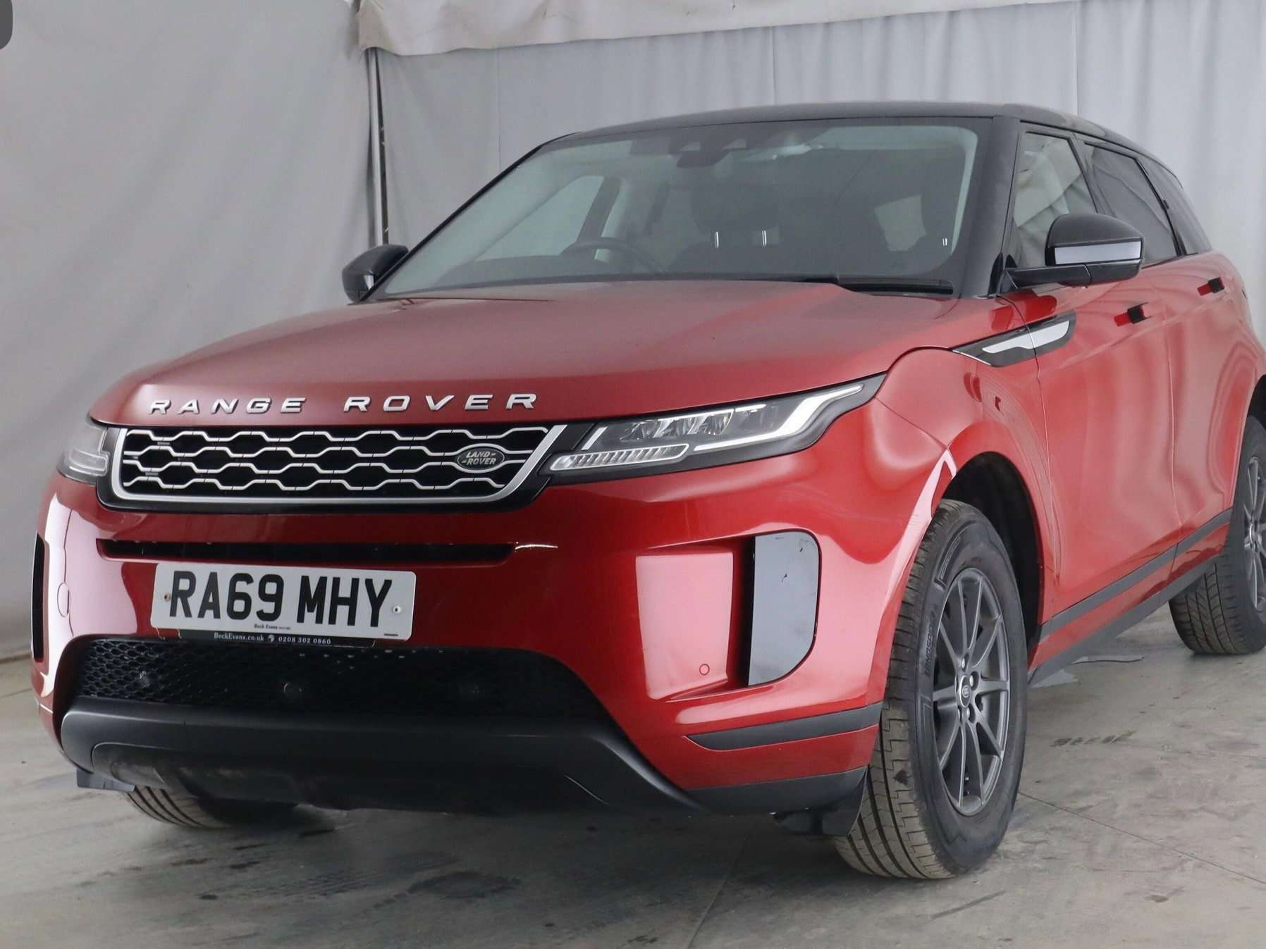 A 2019 LAND ROVER RANGE ROVER EVOQUE 2.0 D180 SUV 5dr Diesel Auto 4WD Euro 6 (s/s) (180 ps) A 2019 LAND ROVER RANGE ROVER EVOQUE 2.0 D180 SUV 5dr Diesel Auto 4WD Euro 6 (s/s) (180 ps)