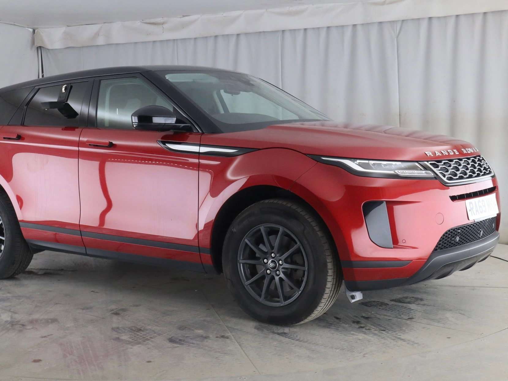A 2019 LAND ROVER RANGE ROVER EVOQUE 2.0 D180 SUV 5dr Diesel Auto 4WD Euro 6 (s/s) (180 ps) A 2019 LAND ROVER RANGE ROVER EVOQUE 2.0 D180 SUV 5dr Diesel Auto 4WD Euro 6 (s/s) (180 ps)
