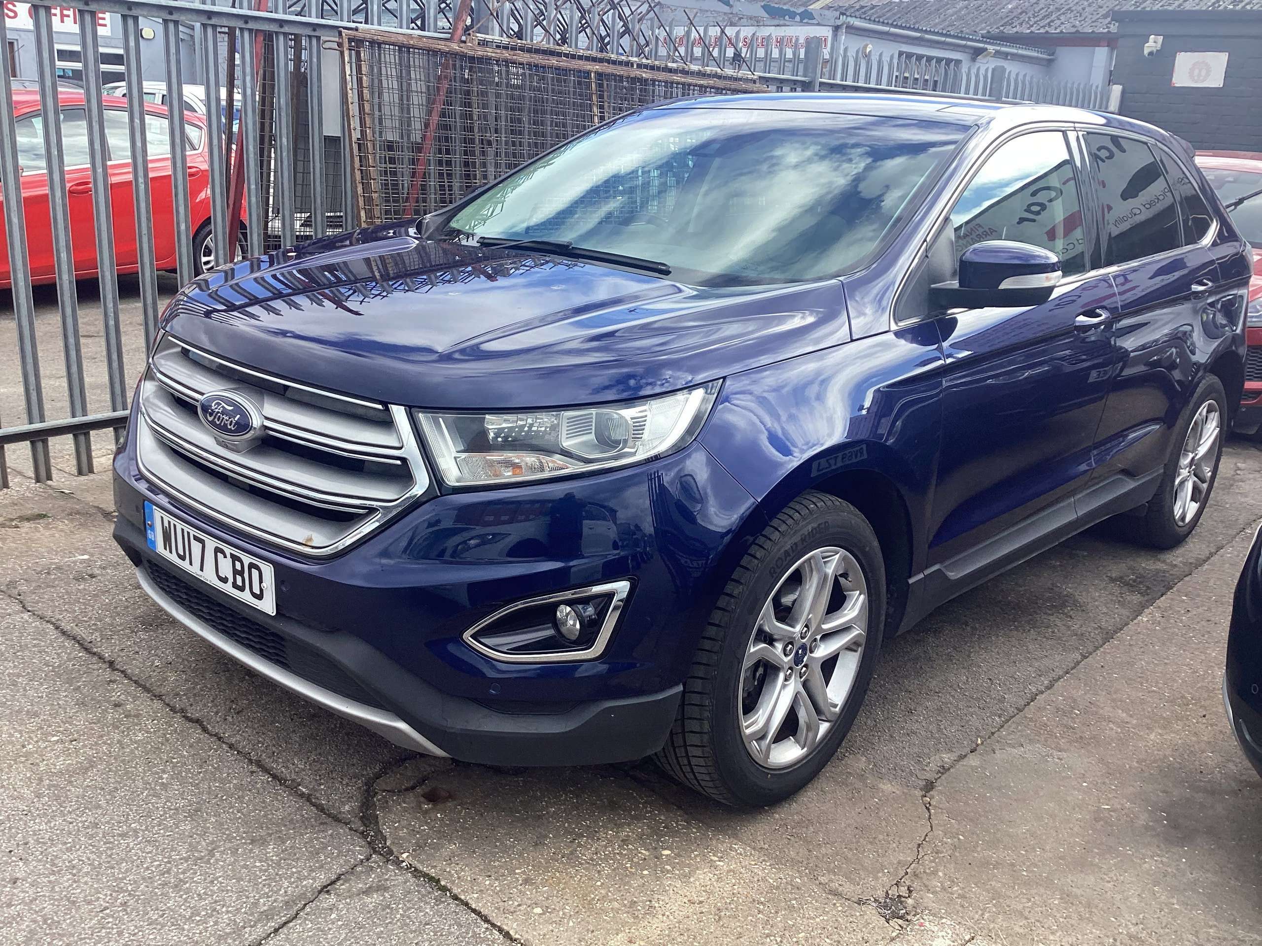 A 2017 FORD EDGE 2.0 TDCi Titanium SUV 5dr Diesel Manual AWD Euro 6 (s/s) (180 ps) A 2017 FORD EDGE 2.0 TDCi Titanium SUV 5dr Diesel Manual AWD Euro 6 (s/s) (180 ps)