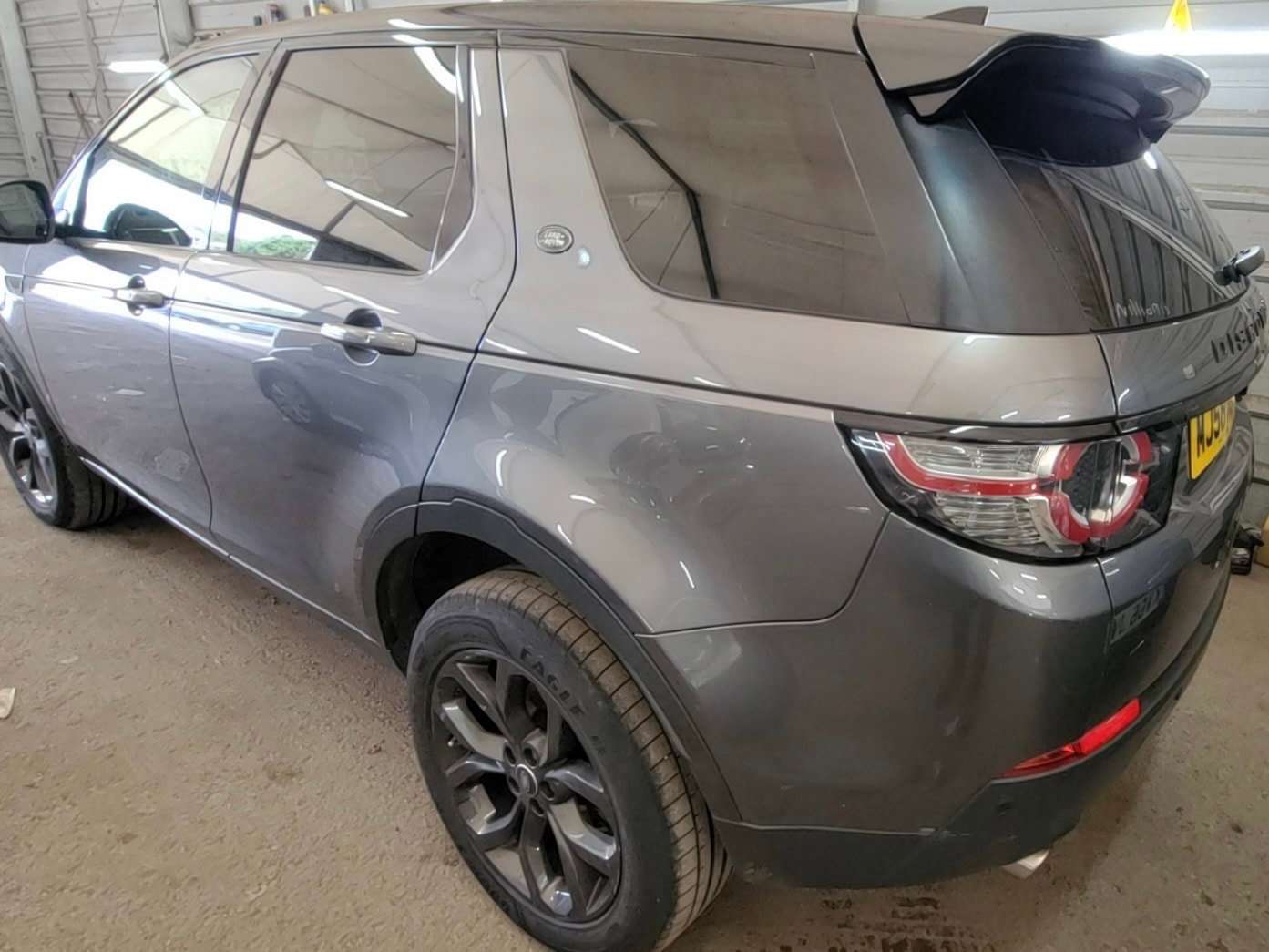A 2018 LAND ROVER DISCOVERY SPORT 2.0 TD4 Landmark SUV 5dr Diesel Auto 4WD Euro 6 (s/s) (180 ps) A 2018 LAND ROVER DISCOVERY SPORT 2.0 TD4 Landmark SUV 5dr Diesel Auto 4WD Euro 6 (s/s) (180 ps)