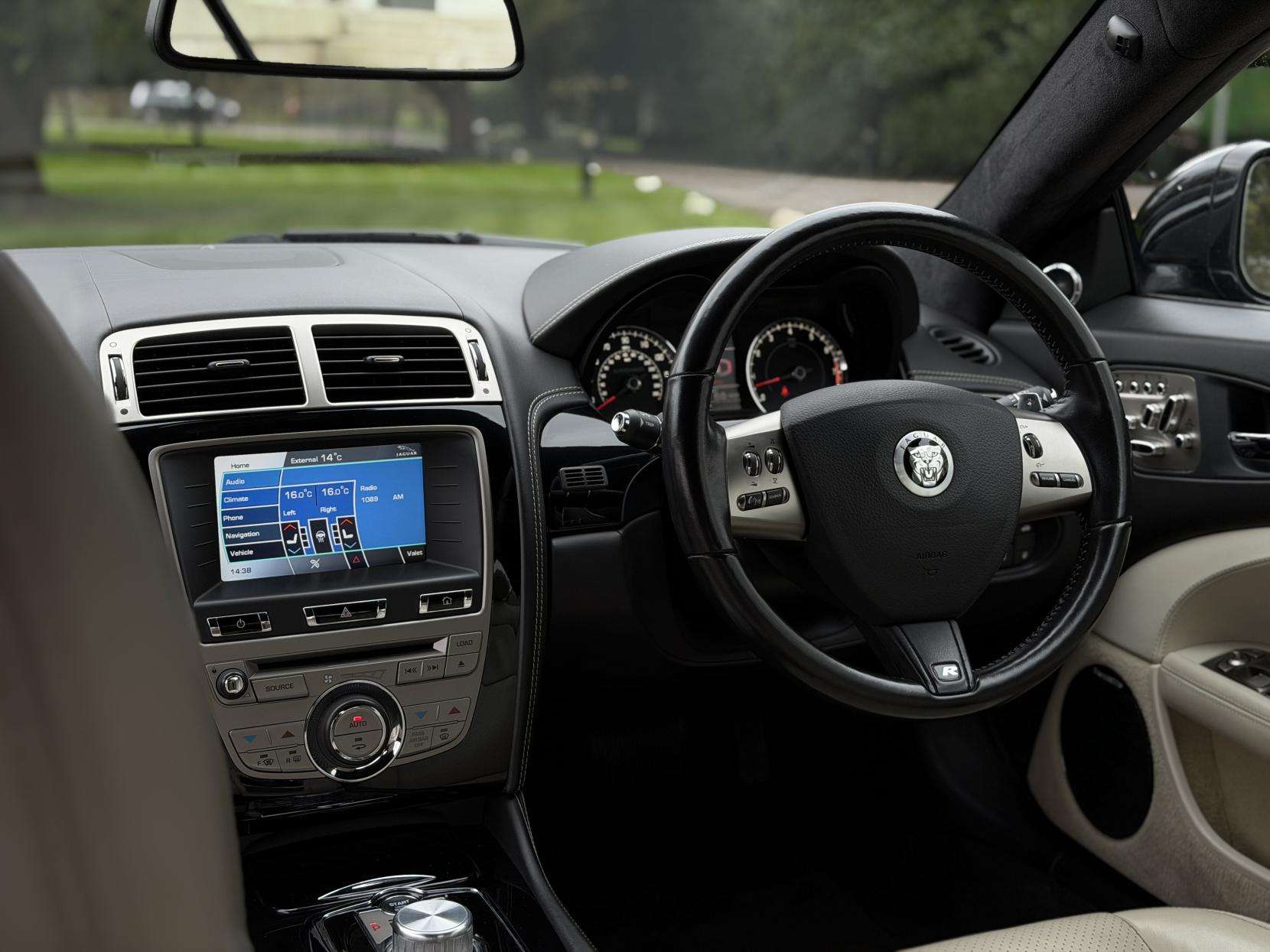 2010 JAGUAR XKR 2010 JAGUAR XKR