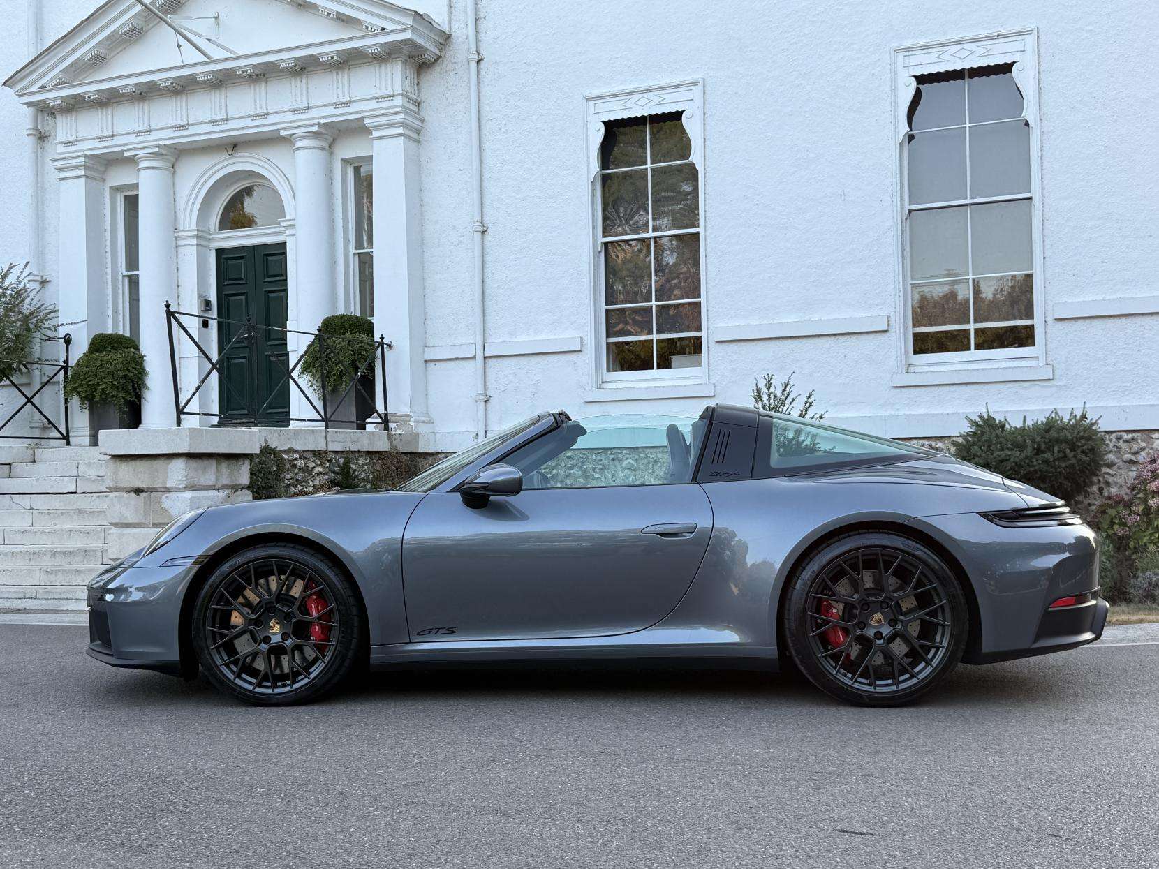 A 2025 PORSCHE 911 3.6 T-Hybrid 992 4 GTS Targa 2dr Petrol Hybrid PDK 4WD Euro 6 (s/s) (541 ps) A 2025 PORSCHE 911 3.6 T-Hybrid 992 4 GTS Targa 2dr Petrol Hybrid PDK 4WD Euro 6 (s/s) (541 ps)