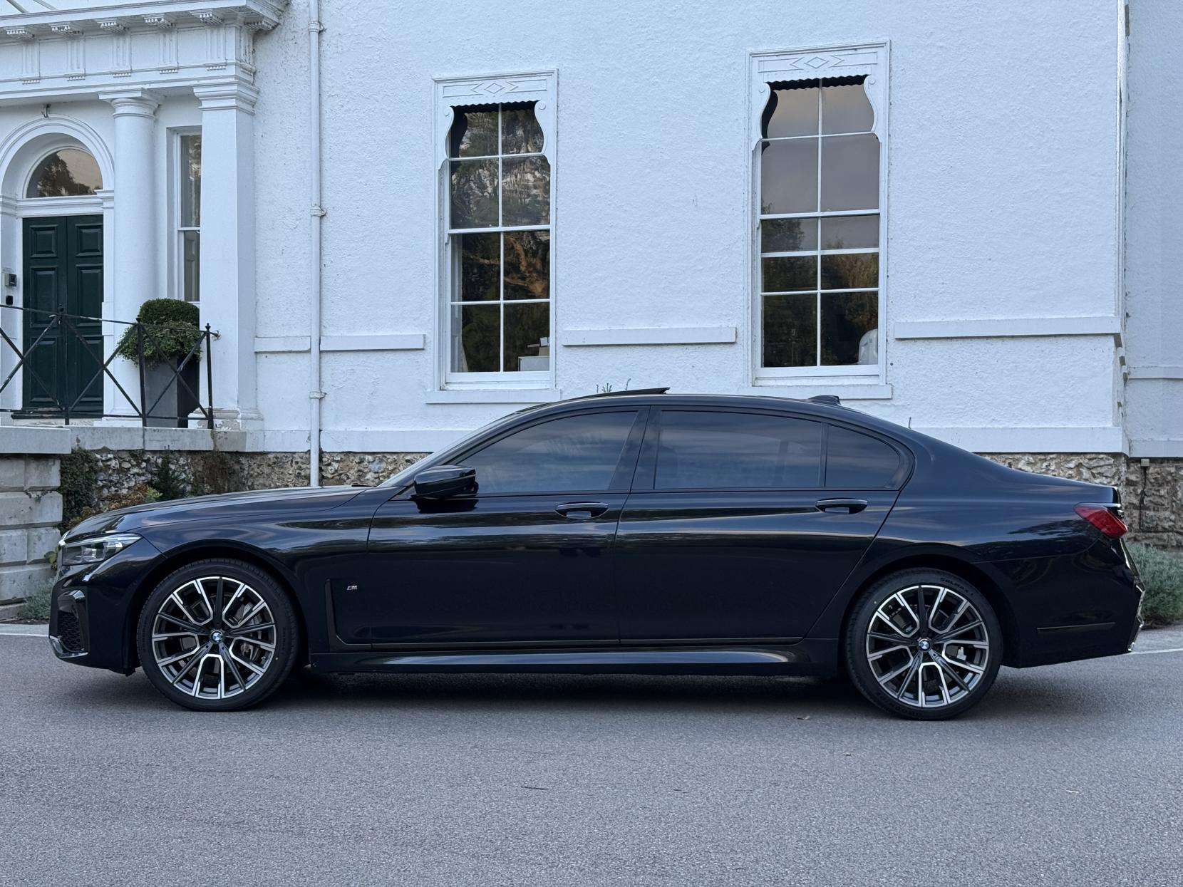 A 2021 BMW 7 SERIES 3.0 740Li M Sport Saloon 4dr Petrol Auto Euro 6 (s/s) (340 ps) A 2021 BMW 7 SERIES 3.0 740Li M Sport Saloon 4dr Petrol Auto Euro 6 (s/s) (340 ps)