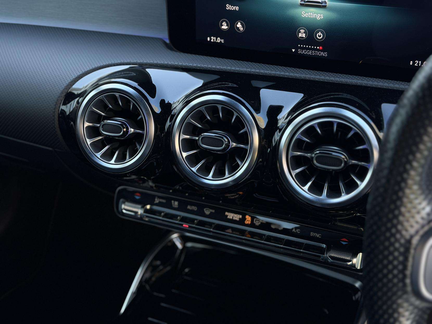 2021 MERCEDES-BENZ A CLASS 2021 MERCEDES-BENZ A CLASS