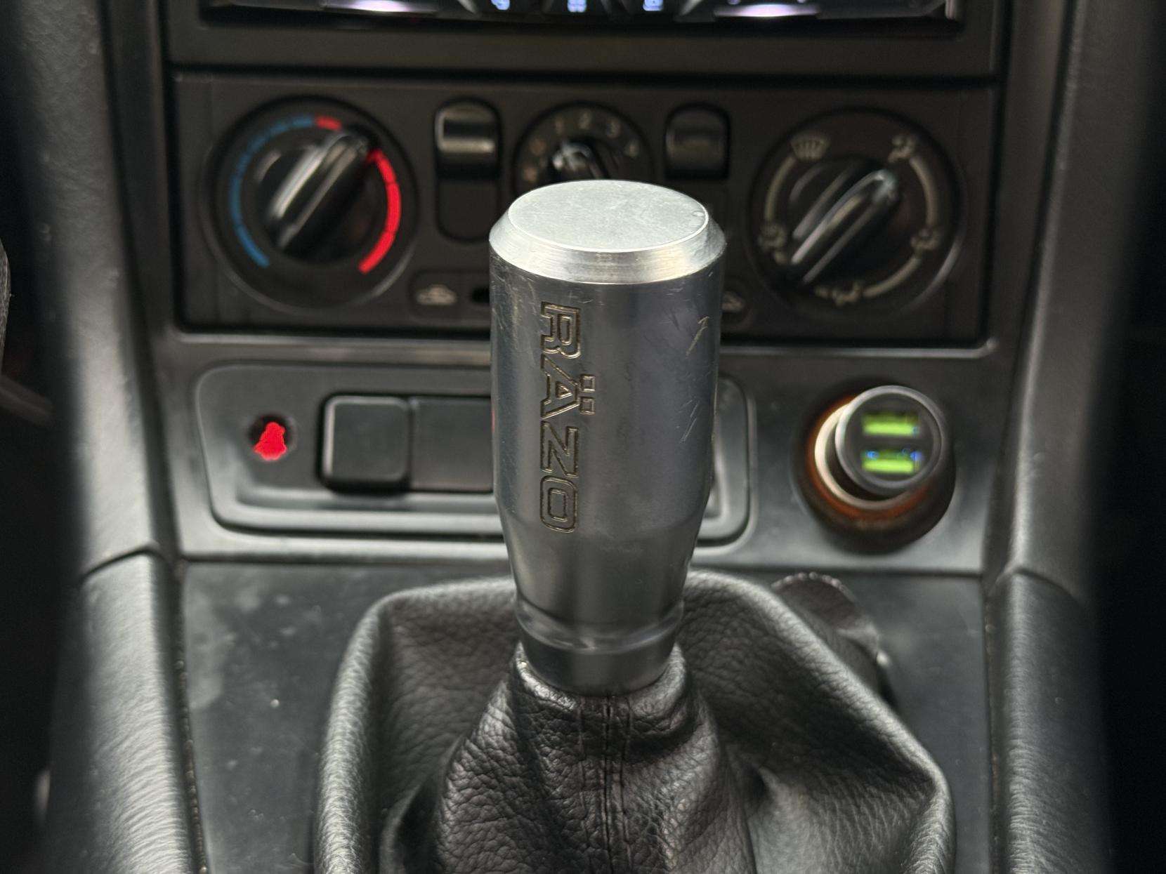 2004 MAZDA MX-5 2004 MAZDA MX-5