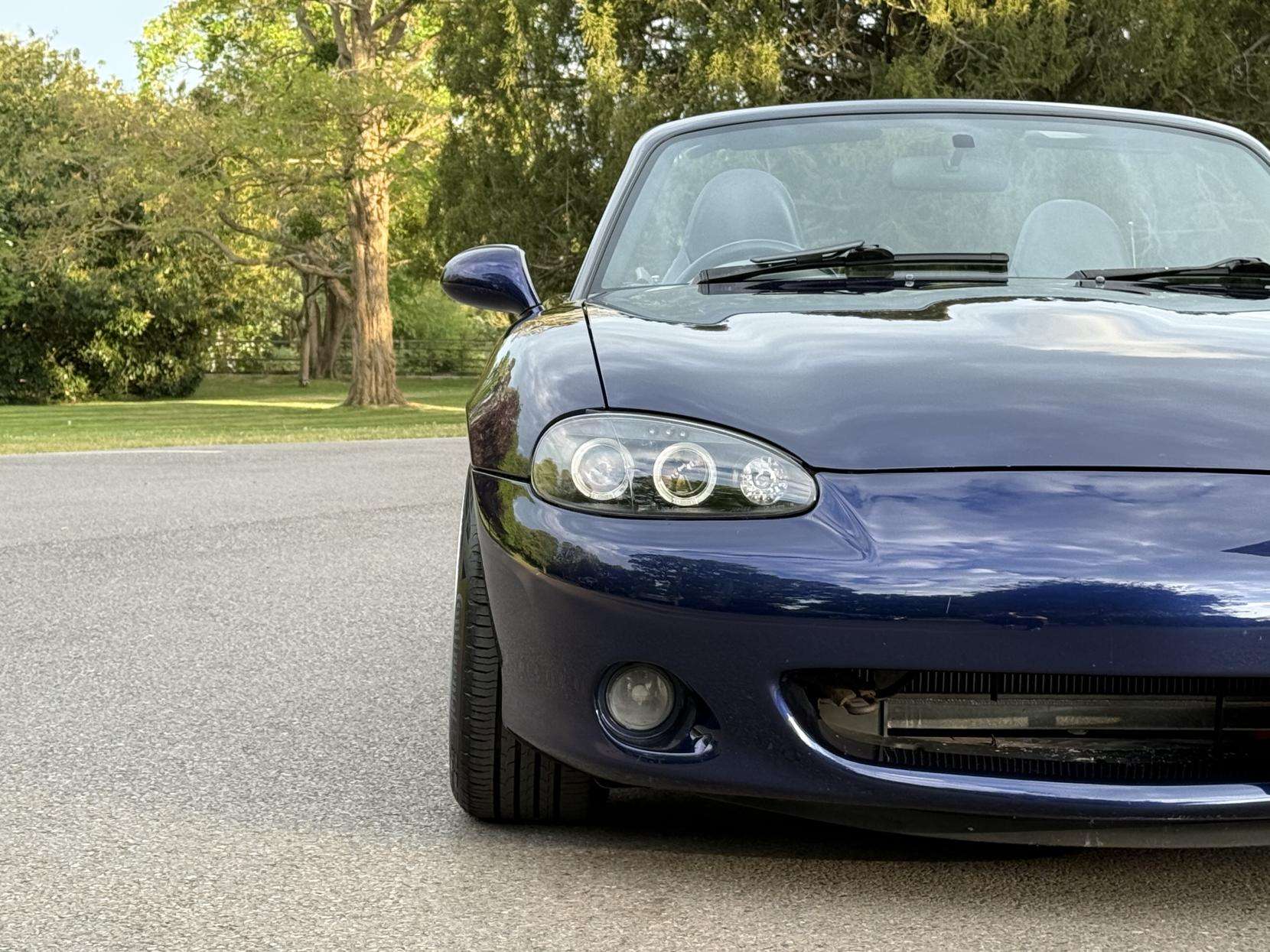 2004 MAZDA MX-5 2004 MAZDA MX-5