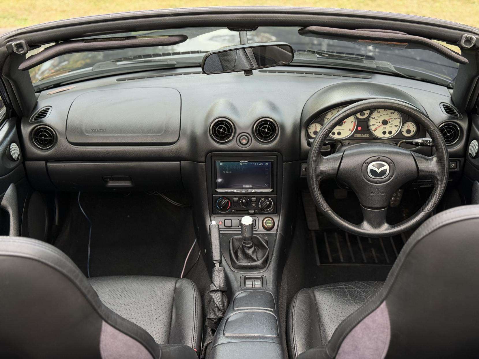 2004 MAZDA MX-5 2004 MAZDA MX-5