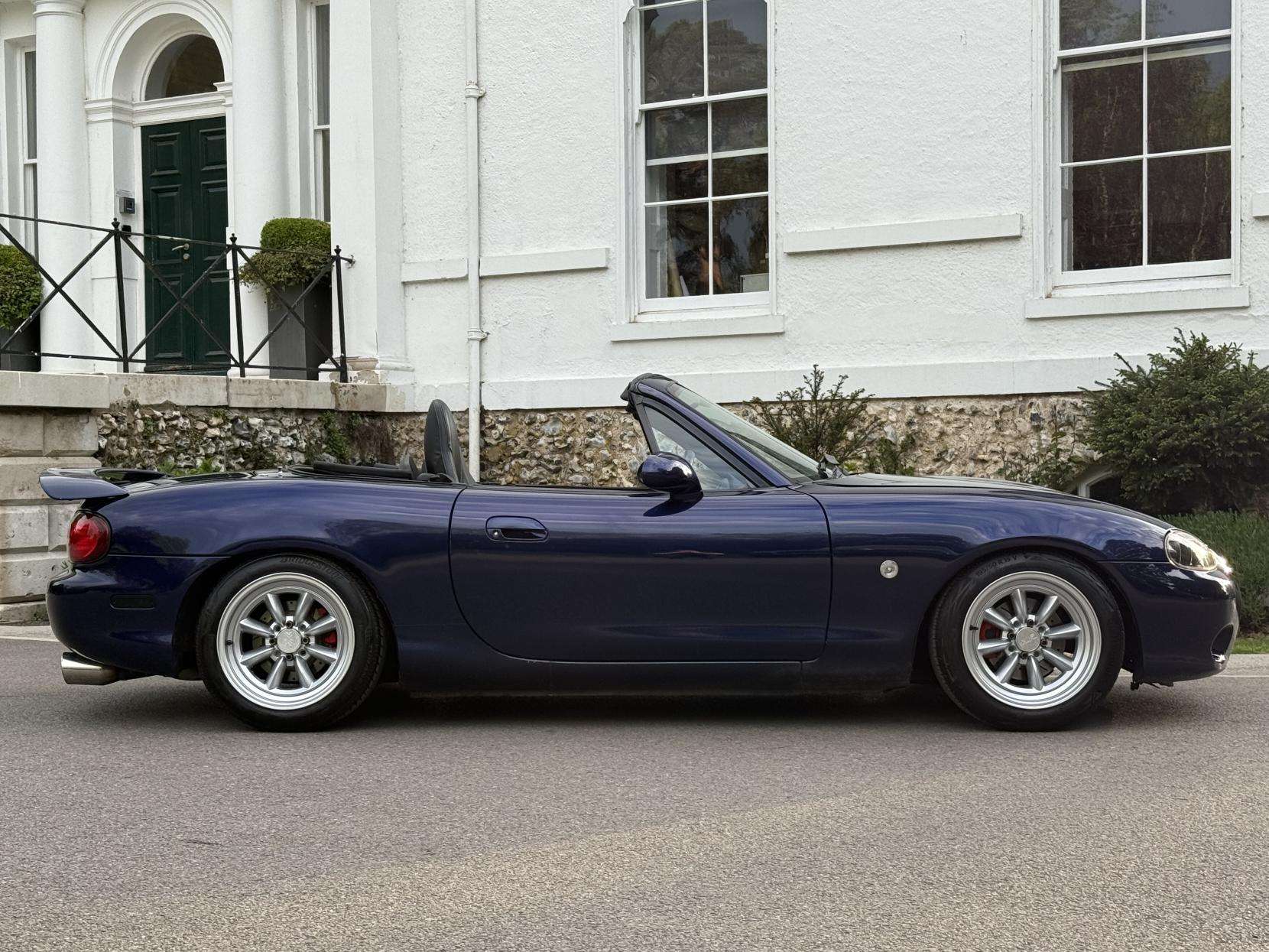 2004 MAZDA MX-5 2004 MAZDA MX-5