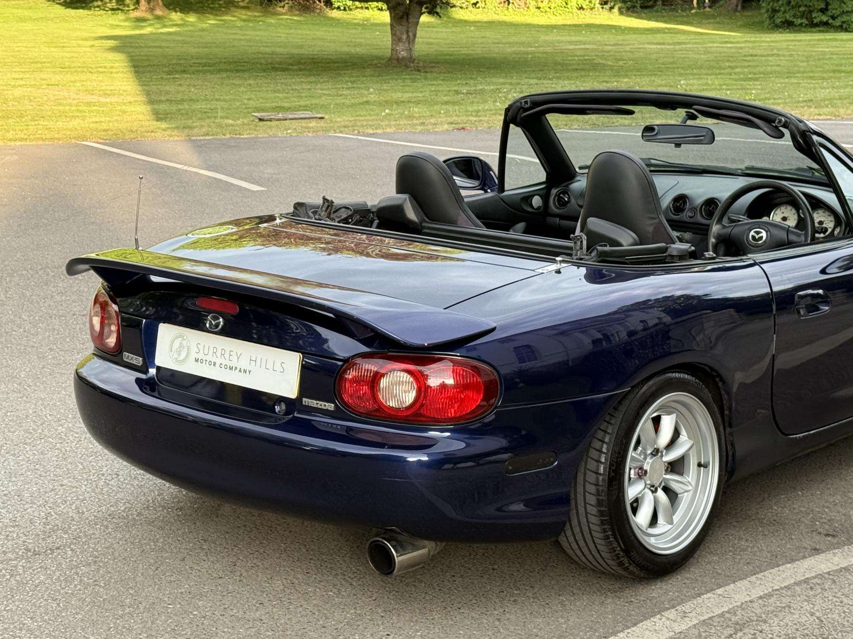2004 MAZDA MX-5 2004 MAZDA MX-5