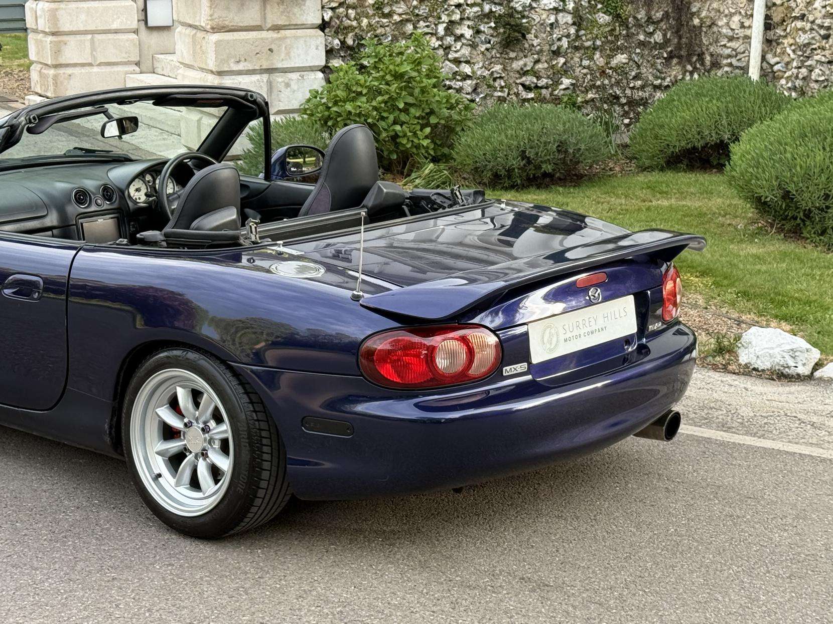 2004 MAZDA MX-5 2004 MAZDA MX-5