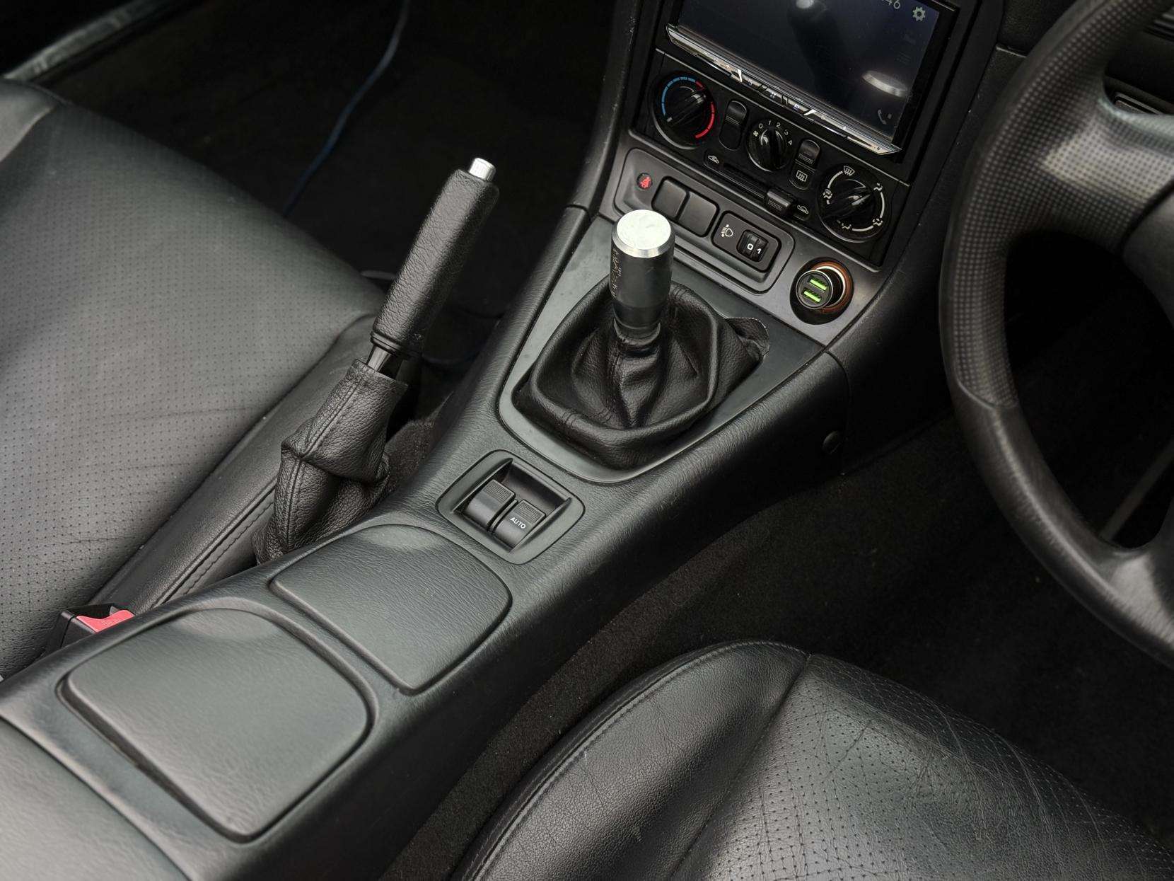 2004 MAZDA MX-5 2004 MAZDA MX-5