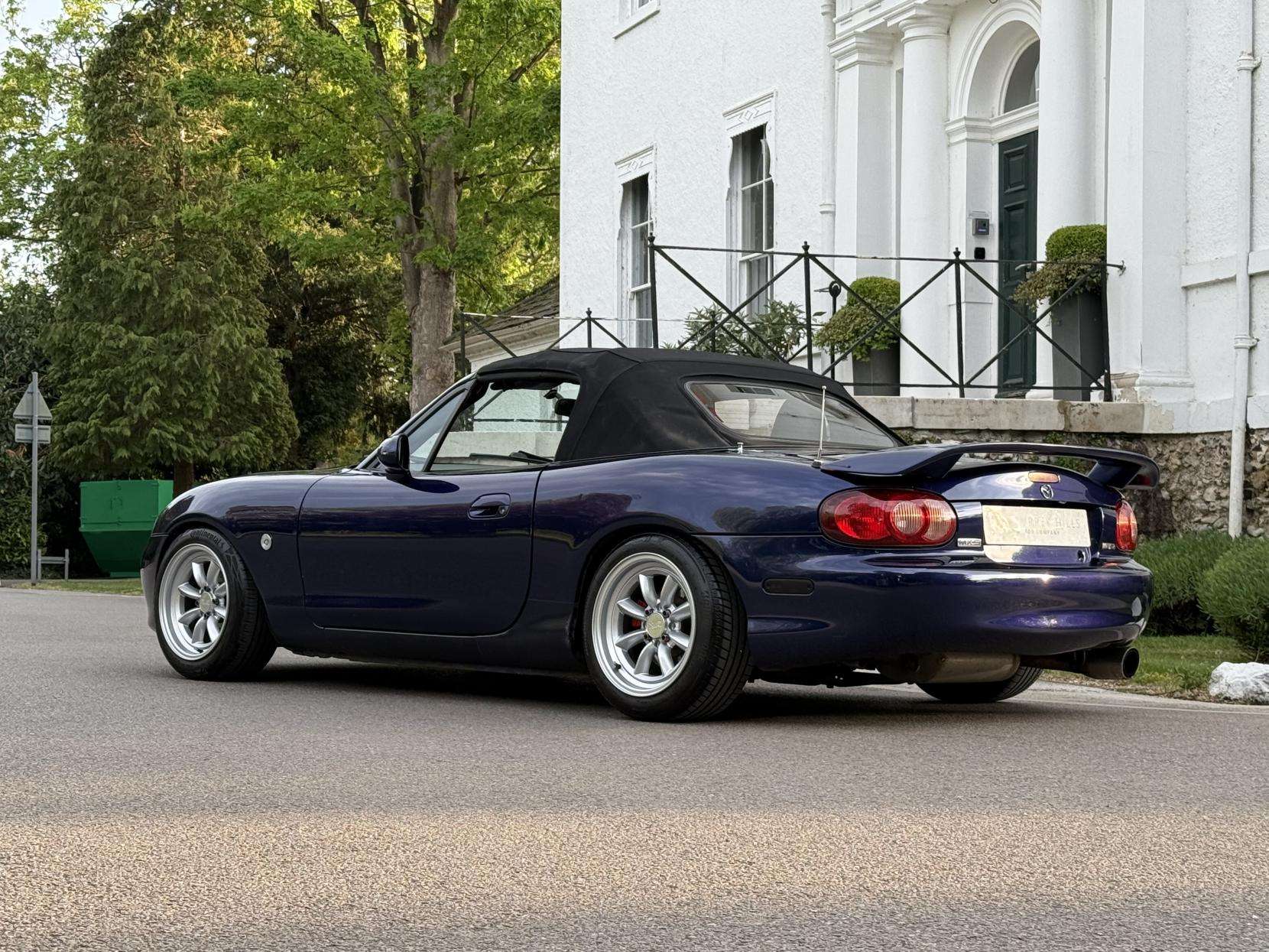 2004 MAZDA MX-5 2004 MAZDA MX-5
