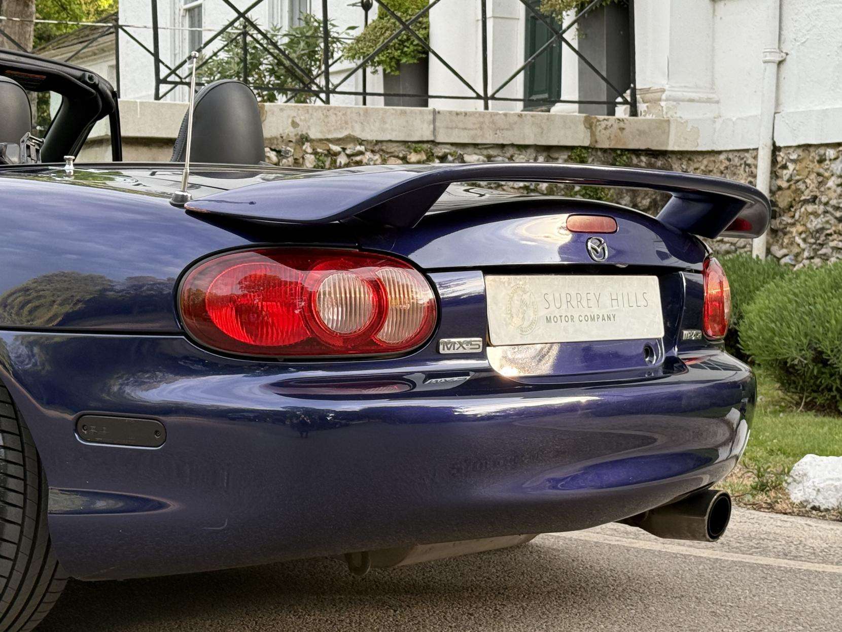 2004 MAZDA MX-5 2004 MAZDA MX-5