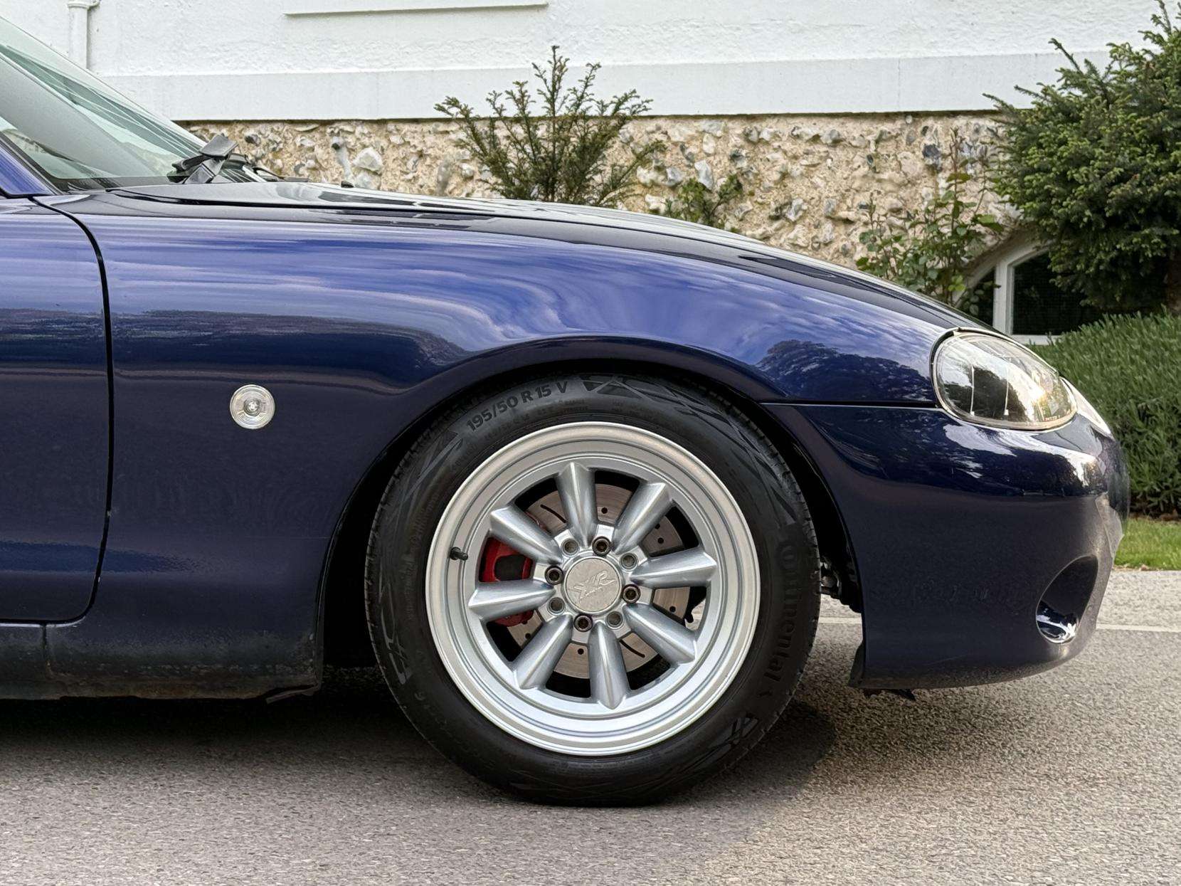 2004 MAZDA MX-5 2004 MAZDA MX-5