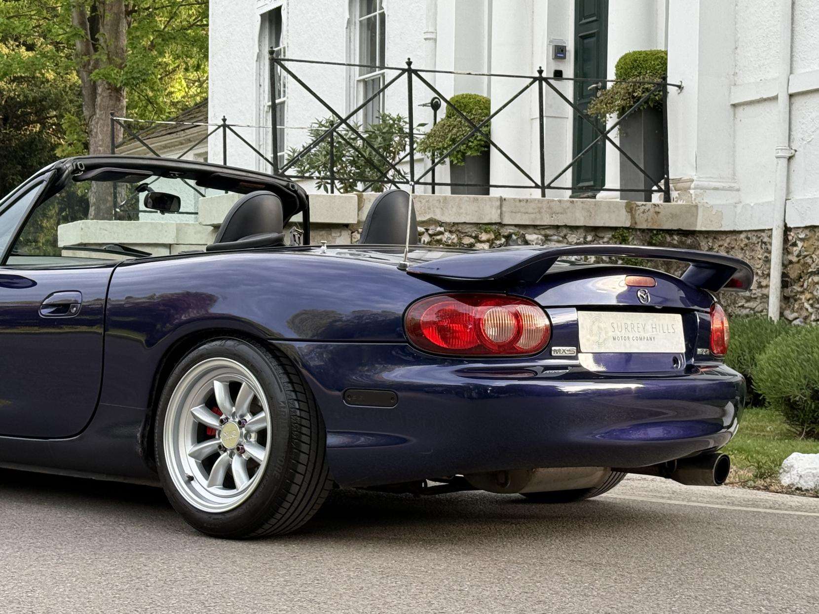 2004 MAZDA MX-5 2004 MAZDA MX-5