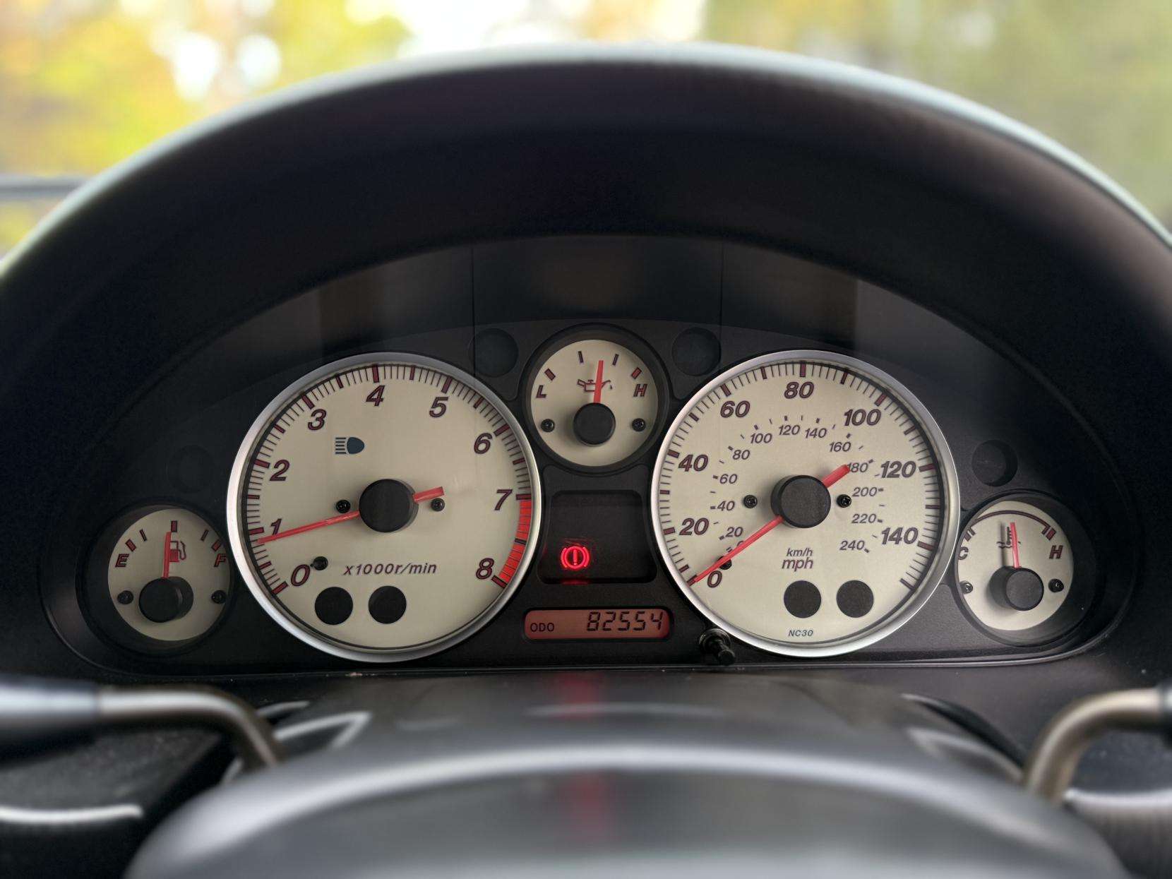 2004 MAZDA MX-5 2004 MAZDA MX-5