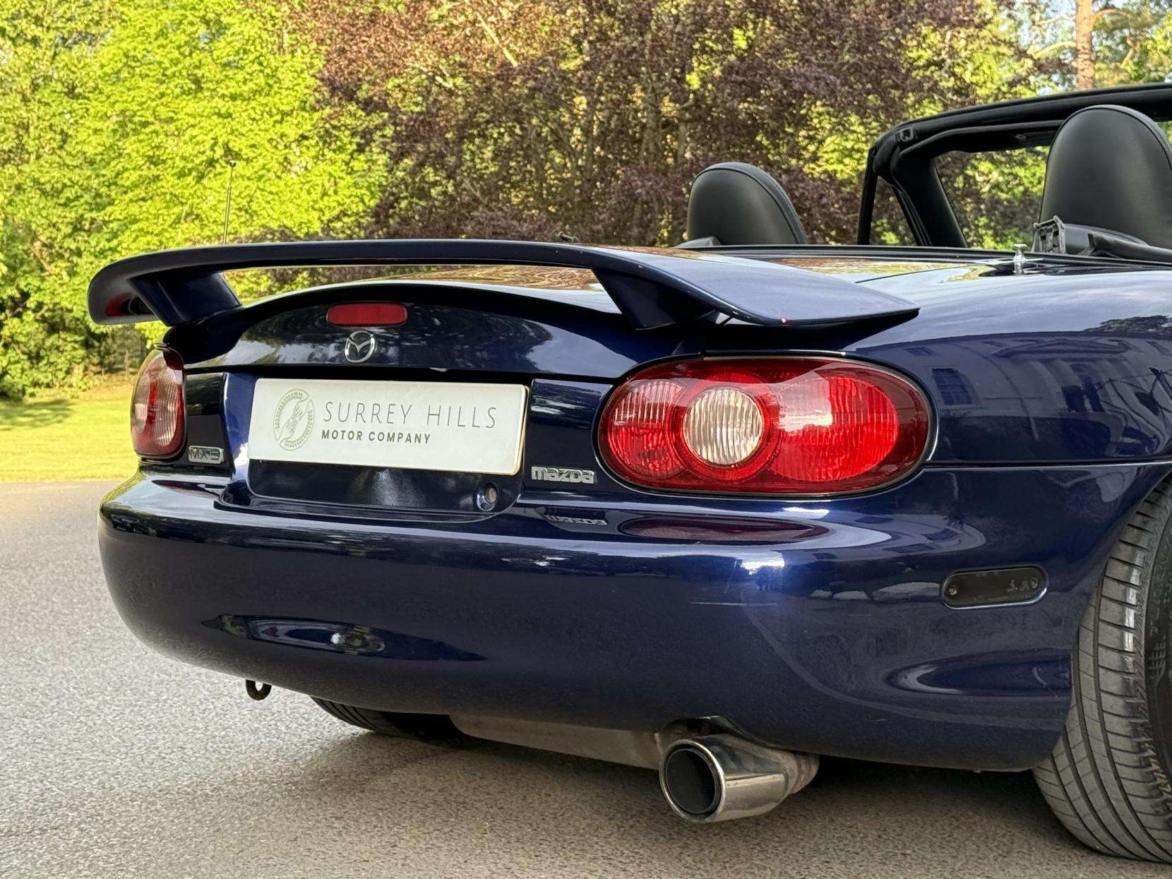 2004 MAZDA MX-5 2004 MAZDA MX-5