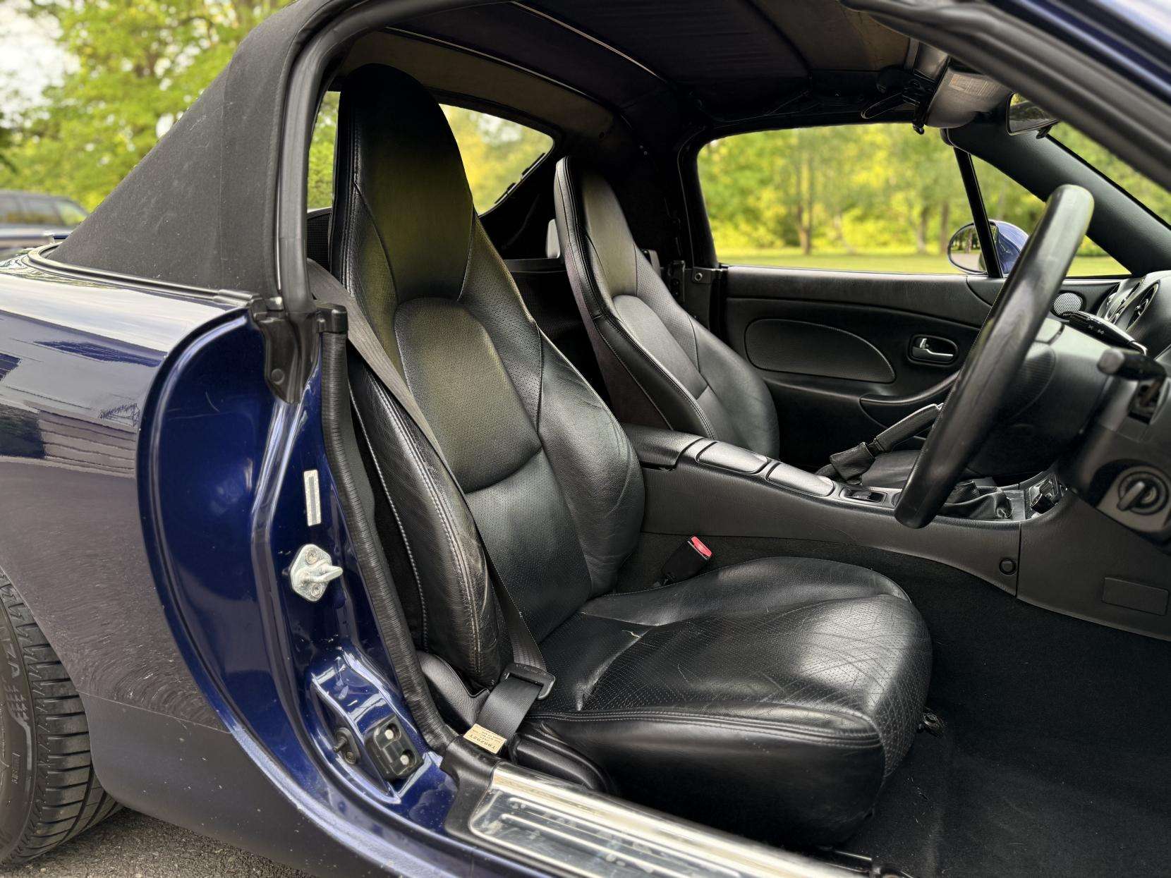 2004 MAZDA MX-5 2004 MAZDA MX-5