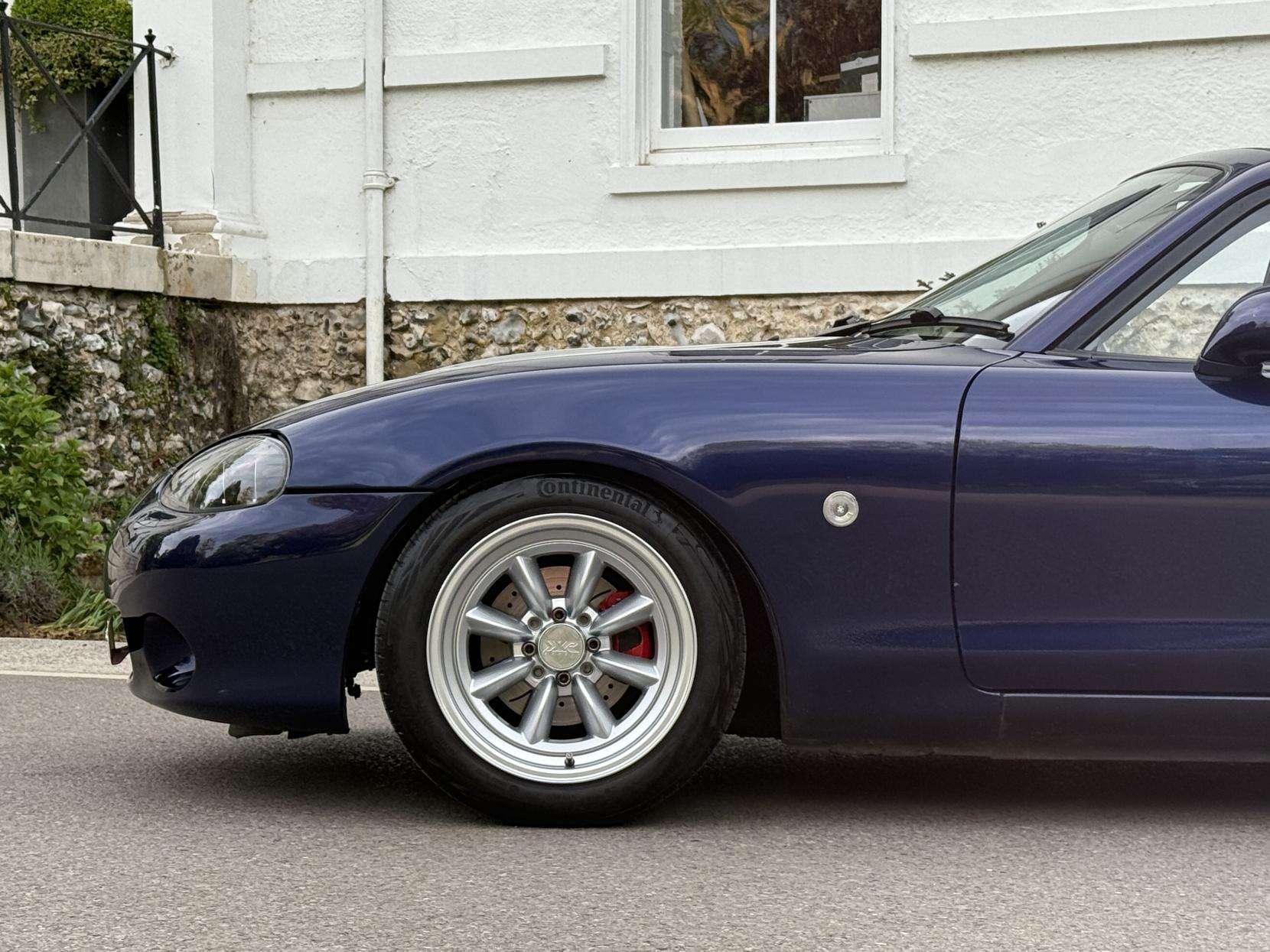 2004 MAZDA MX-5 2004 MAZDA MX-5