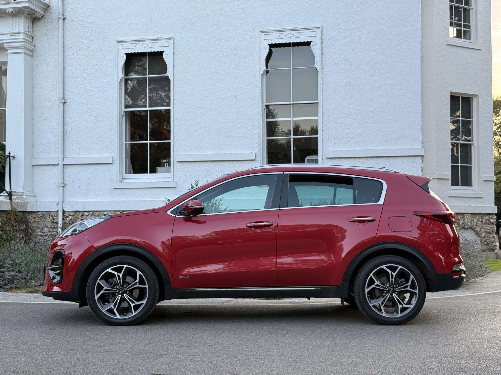 A 2019 KIA SPORTAGE 1.6 T-GDi GT-Line S SUV 5dr Petrol DCT AWD Euro 6 (s/s) (174 bhp) A 2019 KIA SPORTAGE 1.6 T-GDi GT-Line S SUV 5dr Petrol DCT AWD Euro 6 (s/s) (174 bhp)