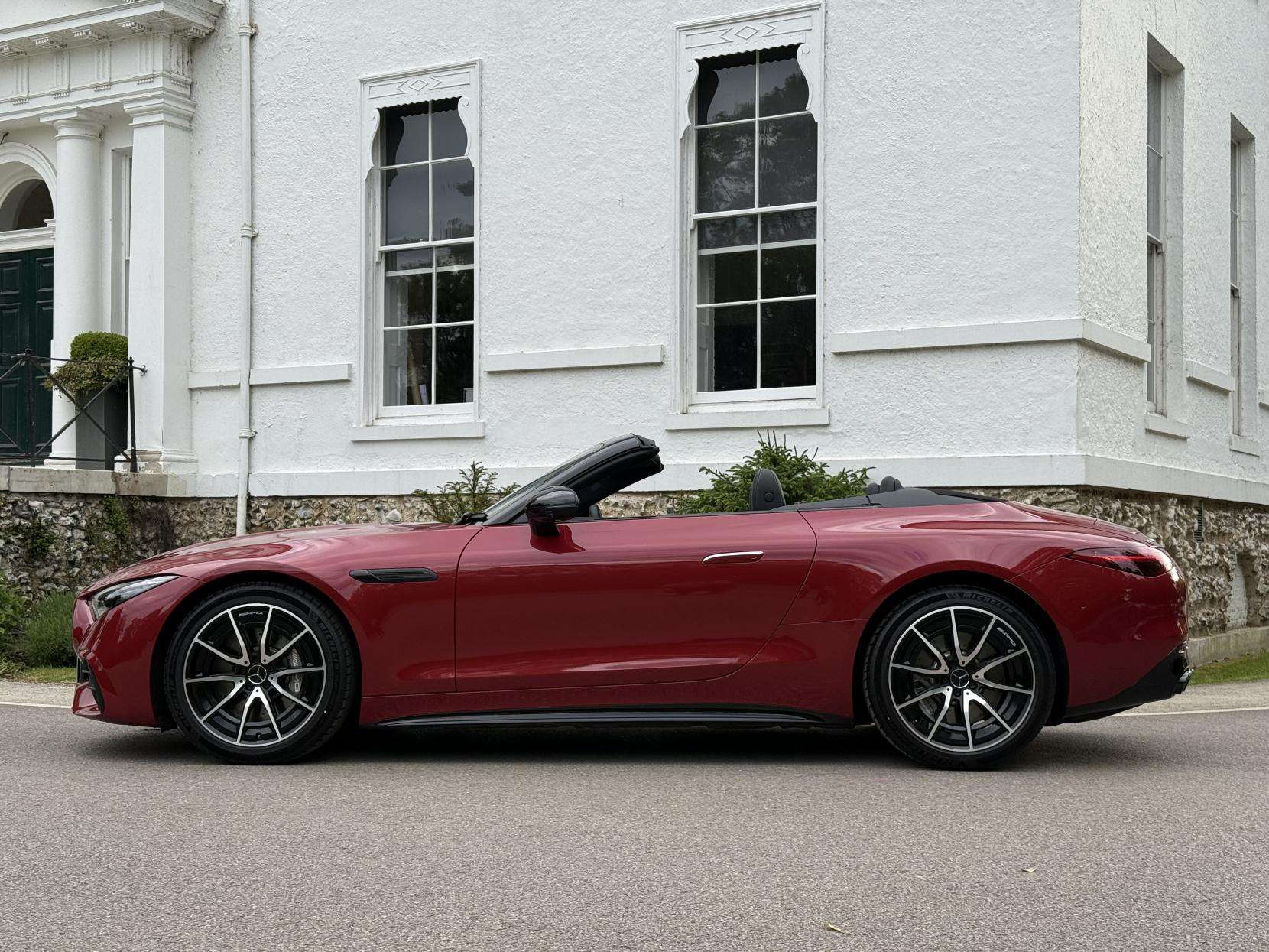 A 2023 MERCEDES-BENZ SL 2.0 SL43 MHEV AMG (Premium) Convertible 2dr Petrol SpdS MCT Euro 6 (s/s) (381 ps) A 2023 MERCEDES-BENZ SL 2.0 SL43 MHEV AMG (Premium) Convertible 2dr Petrol SpdS MCT Euro 6 (s/s) (381 ps)