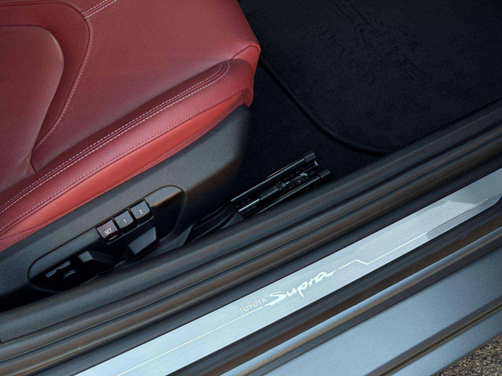 2019 TOYOTA SUPRA 2019 TOYOTA SUPRA