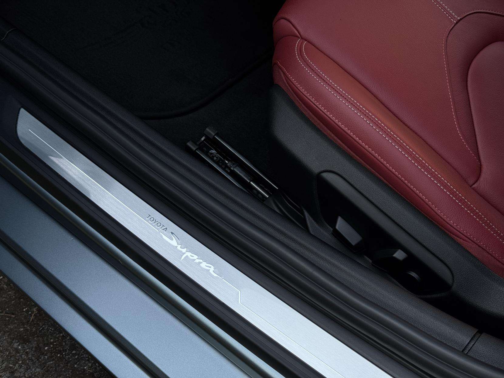 2019 TOYOTA SUPRA 2019 TOYOTA SUPRA