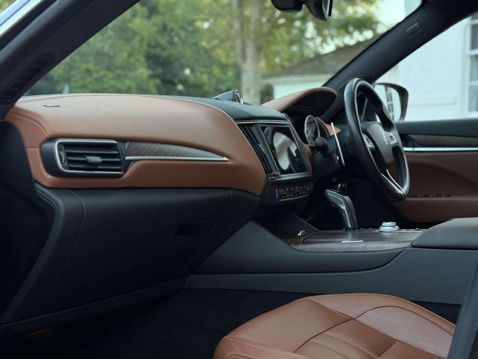2021 MASERATI LEVANTE 2021 MASERATI LEVANTE