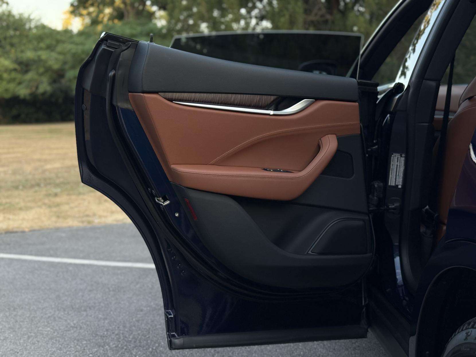 2021 MASERATI LEVANTE 2021 MASERATI LEVANTE