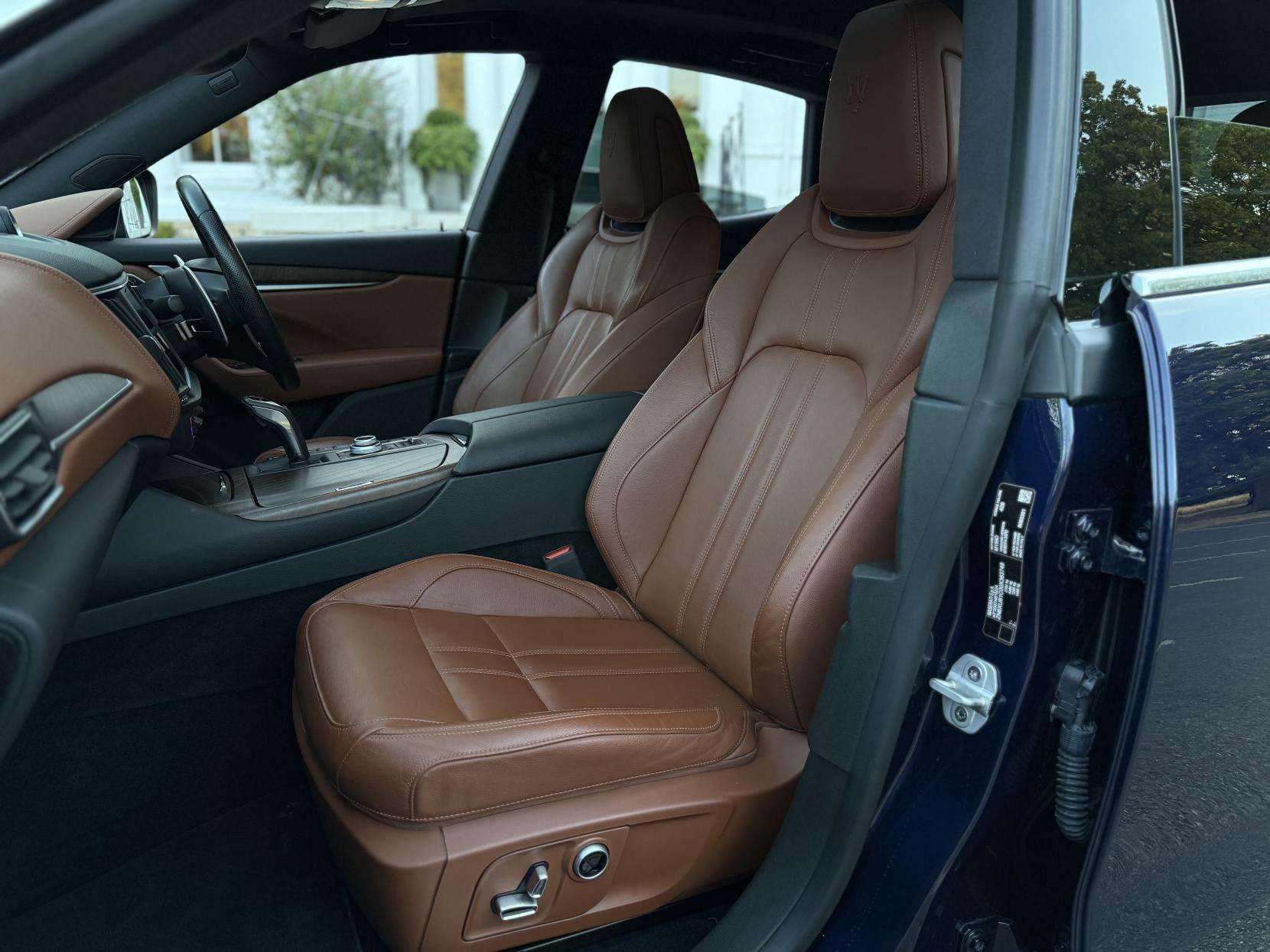2021 MASERATI LEVANTE 2021 MASERATI LEVANTE