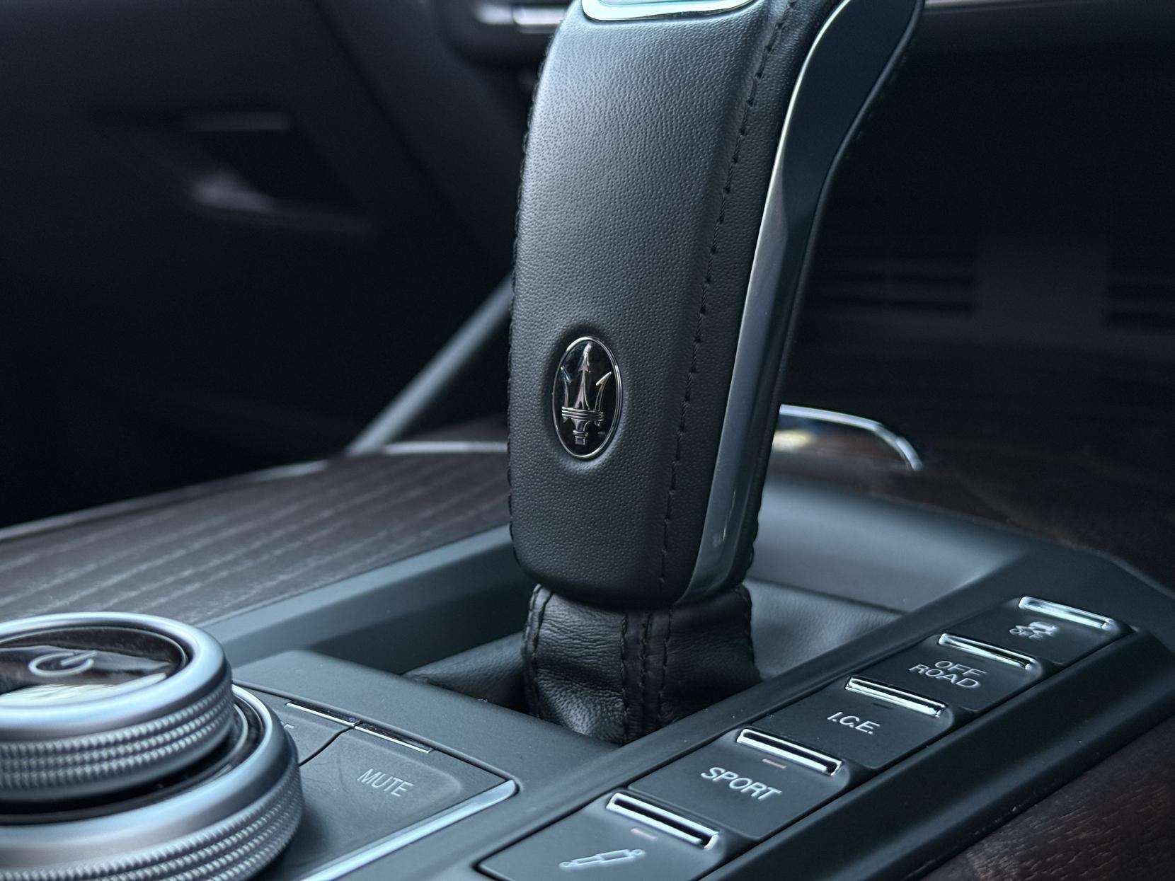 2021 MASERATI LEVANTE 2021 MASERATI LEVANTE