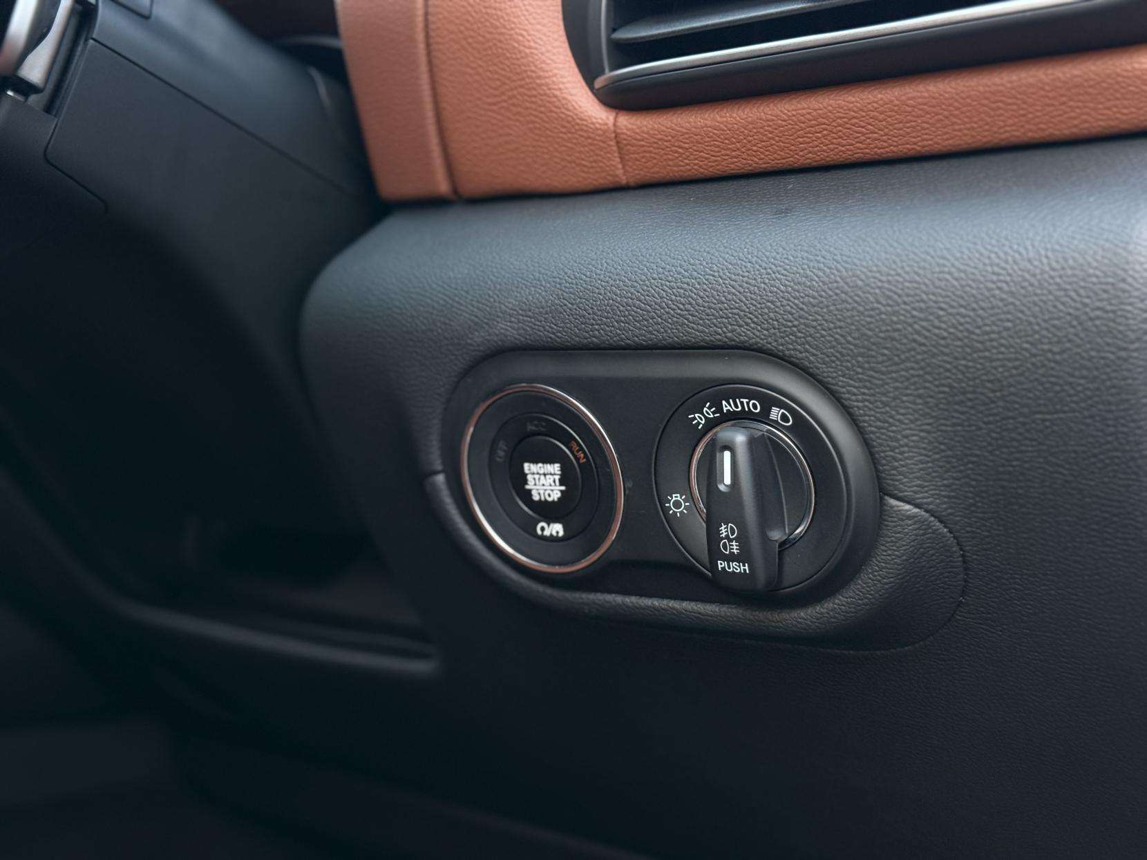 2021 MASERATI LEVANTE 2021 MASERATI LEVANTE