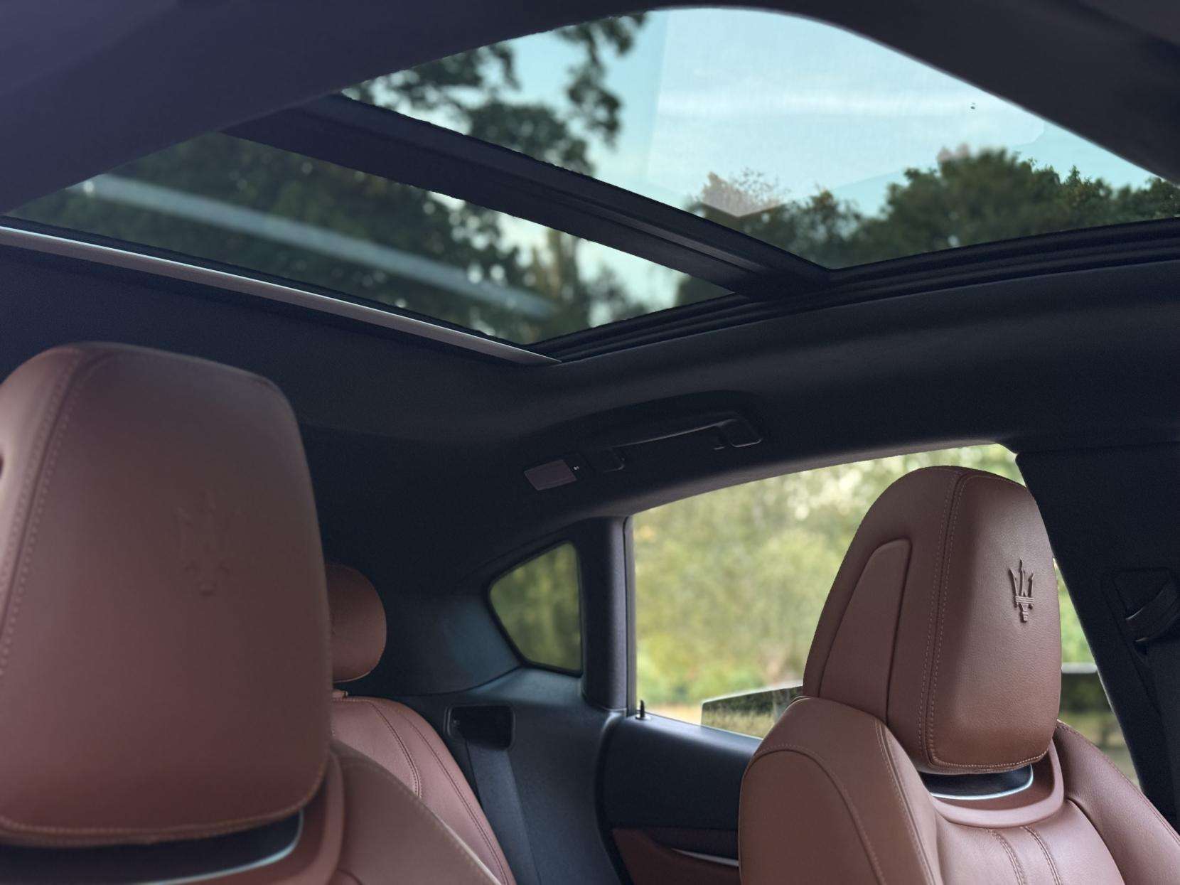 2021 MASERATI LEVANTE 2021 MASERATI LEVANTE