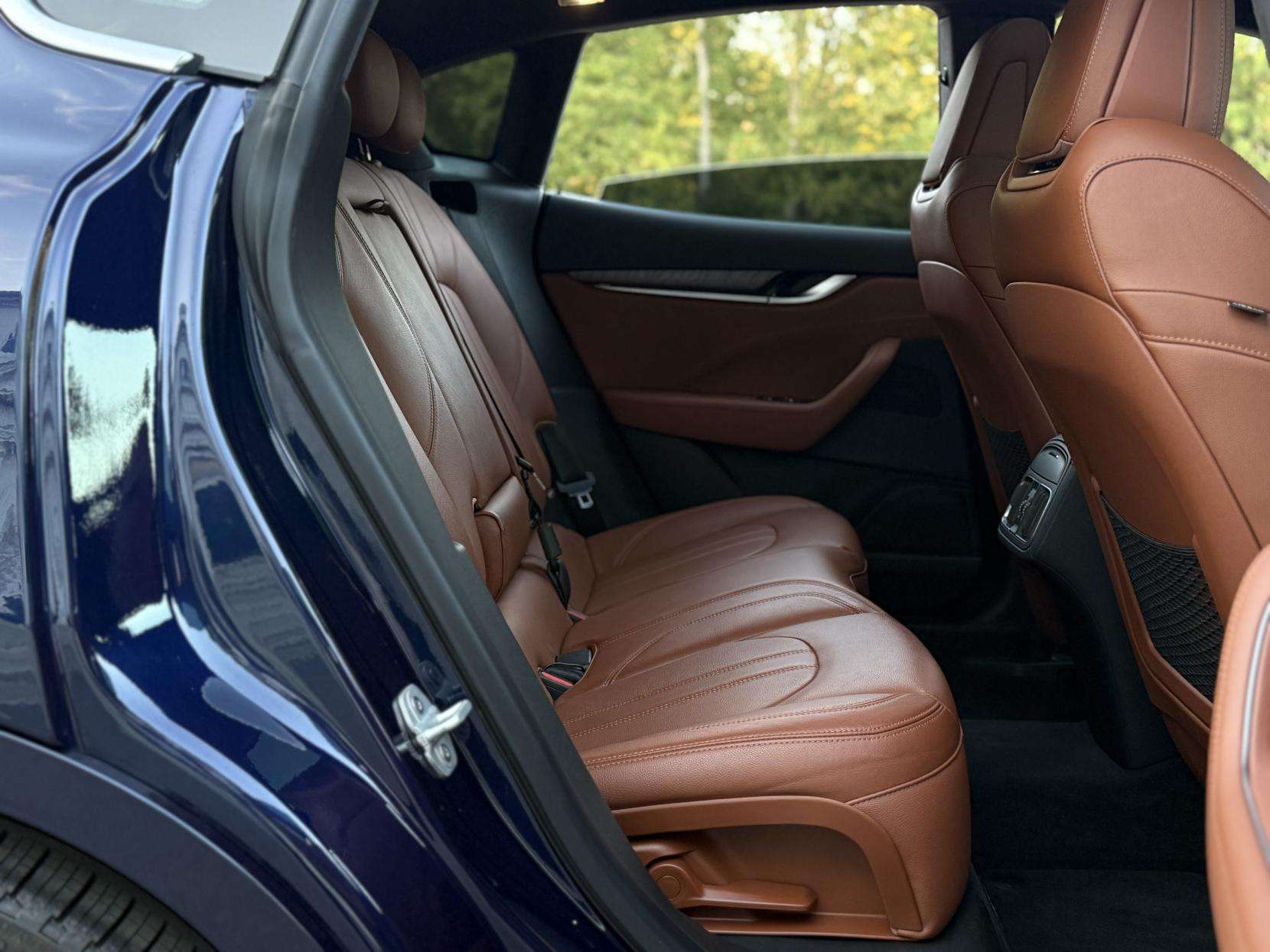 2021 MASERATI LEVANTE 2021 MASERATI LEVANTE