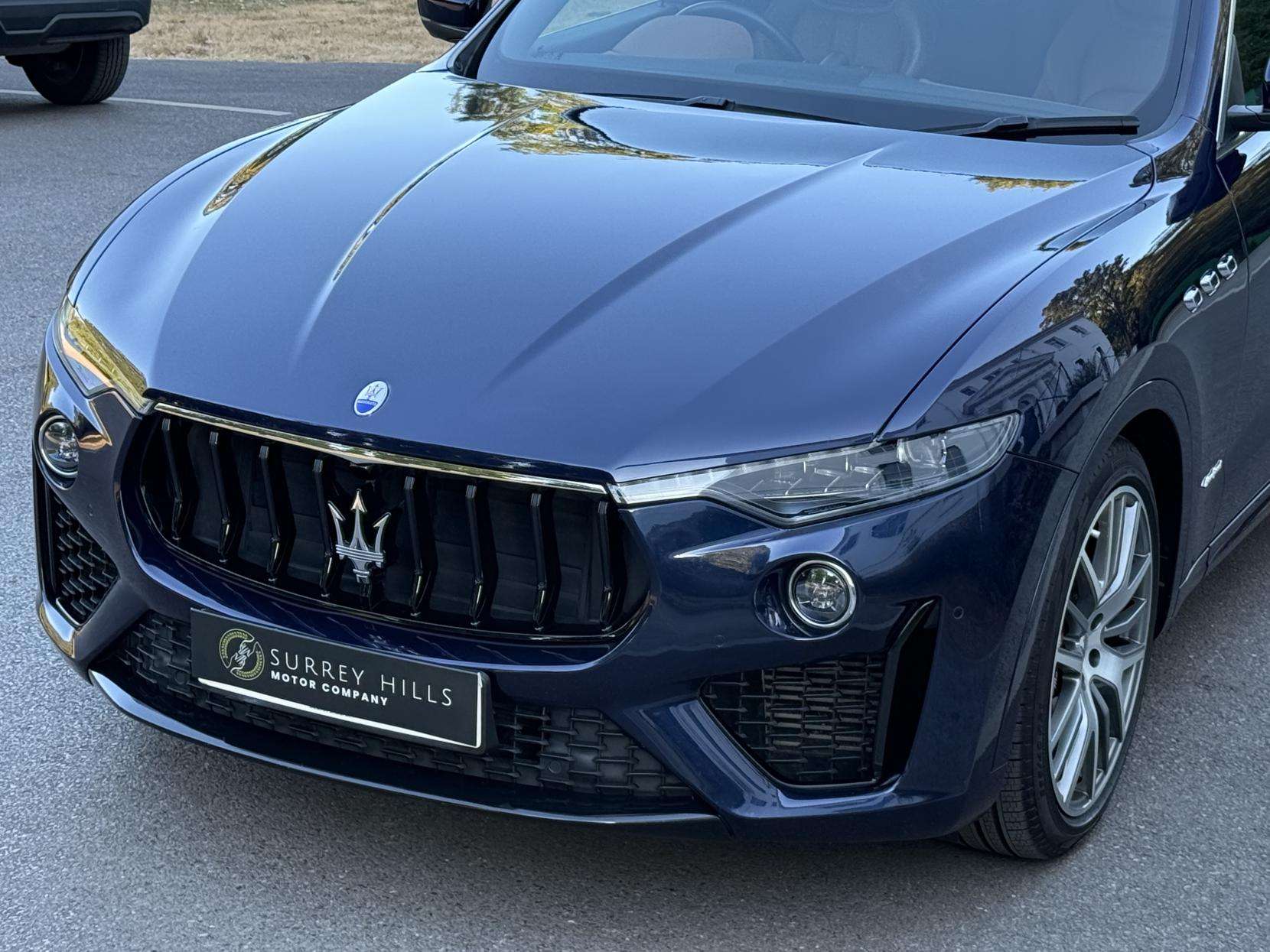 2021 MASERATI LEVANTE 2021 MASERATI LEVANTE
