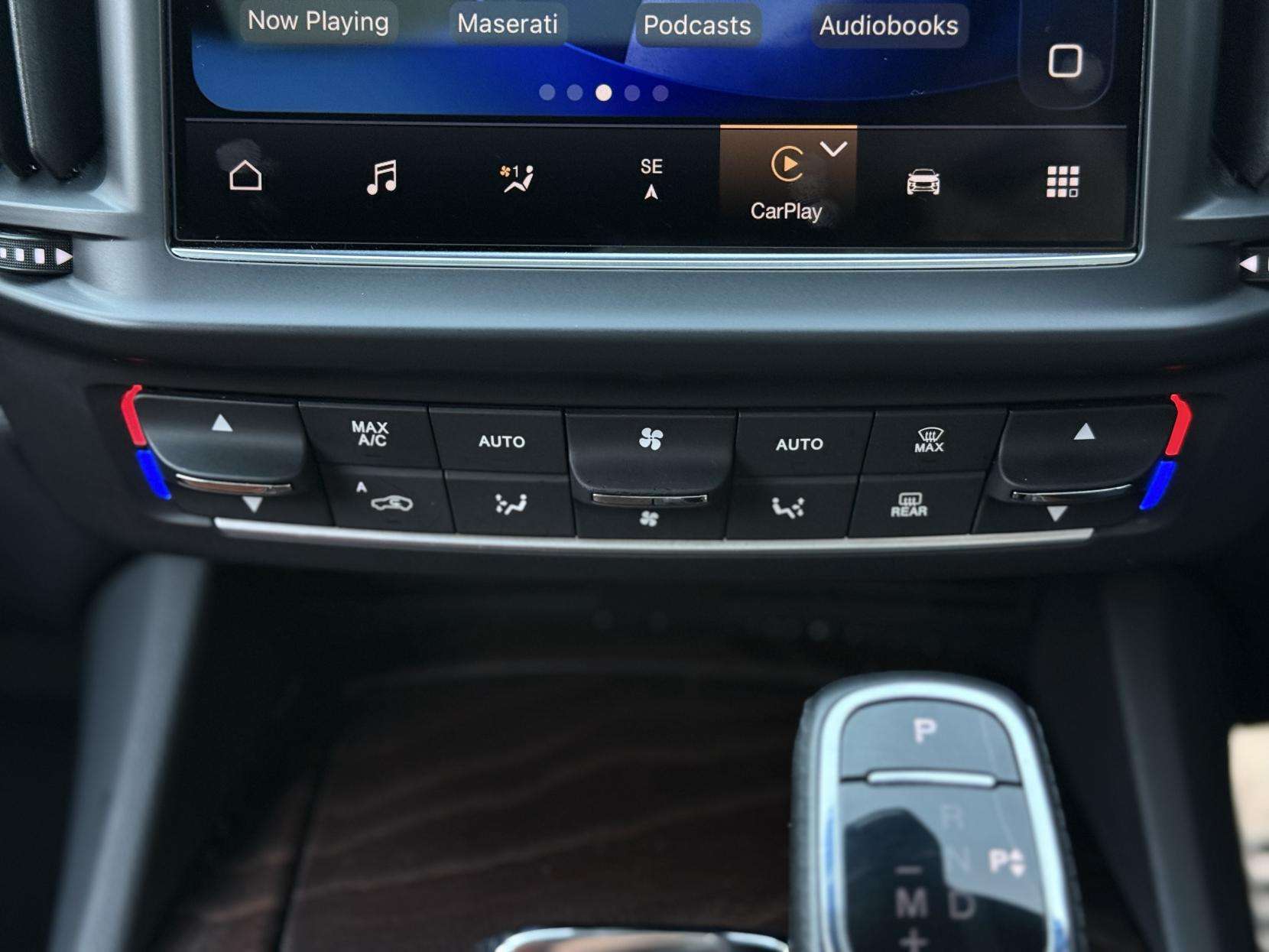 2021 MASERATI LEVANTE 2021 MASERATI LEVANTE